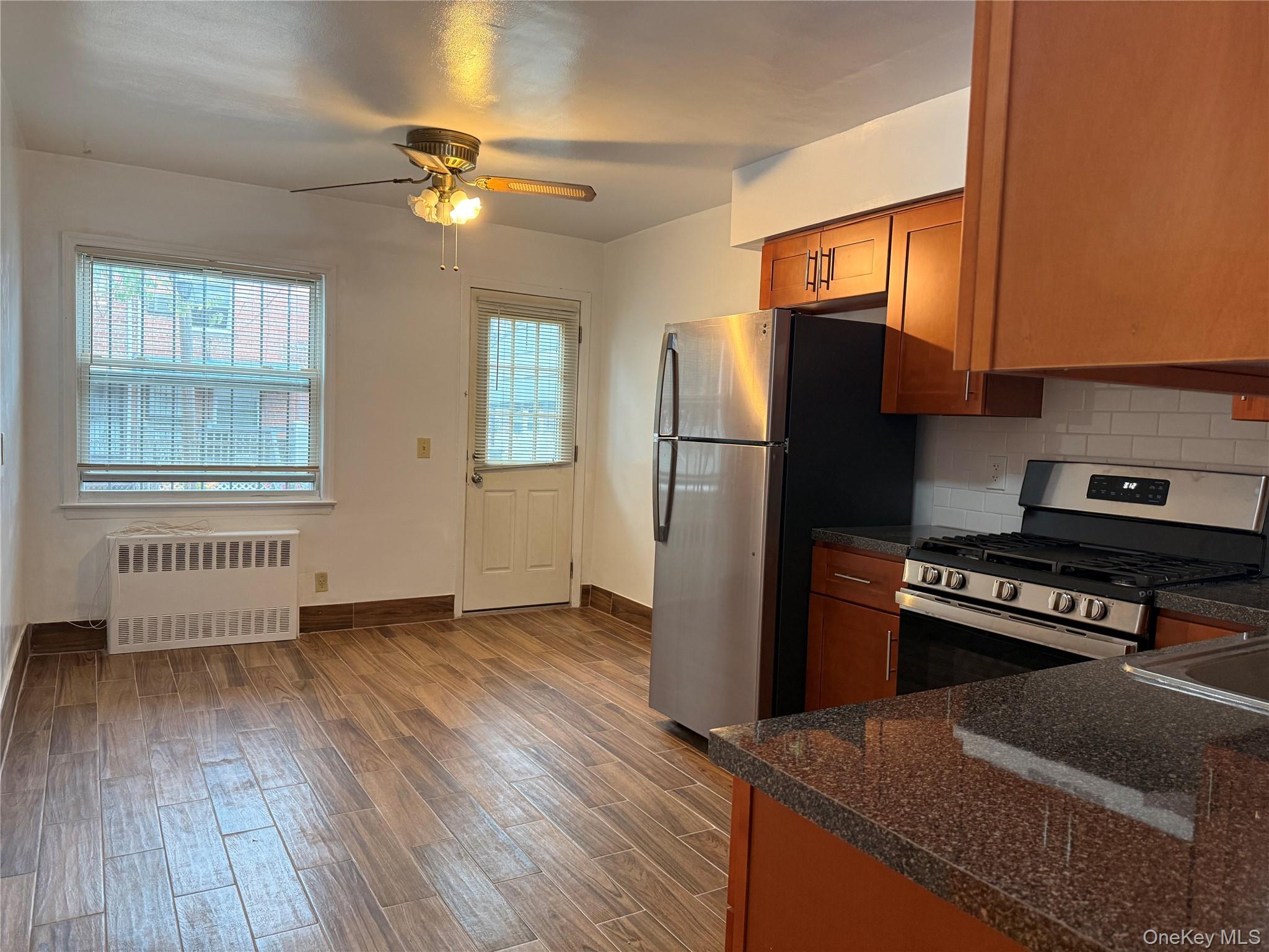 #7 photo, 2530 78th Street, クイーンズ区 East Elmhurst , NY 11370