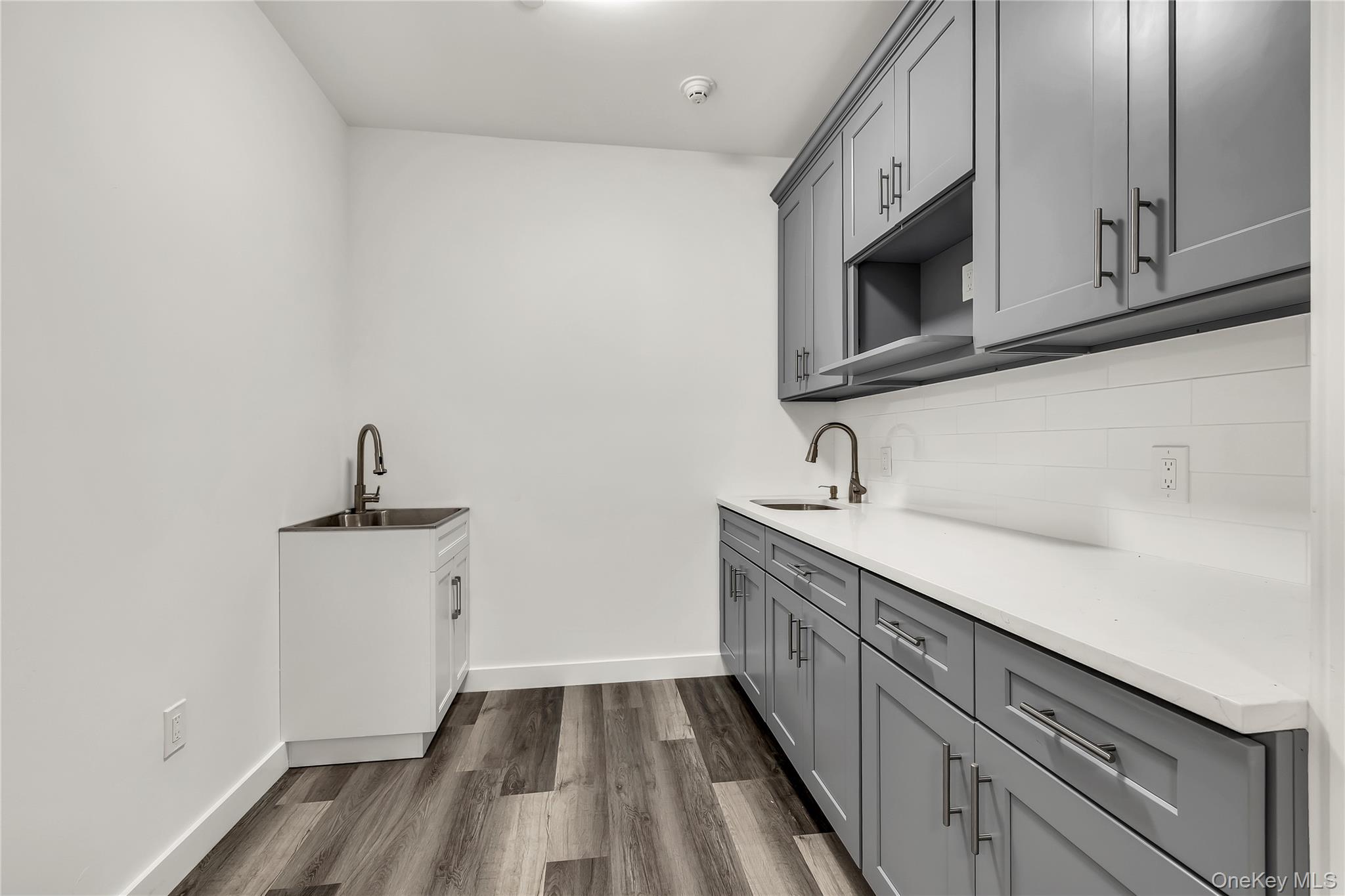 #13 photo, 533 Greenwich Street, ナッソー郡 Hempstead , NY 11550