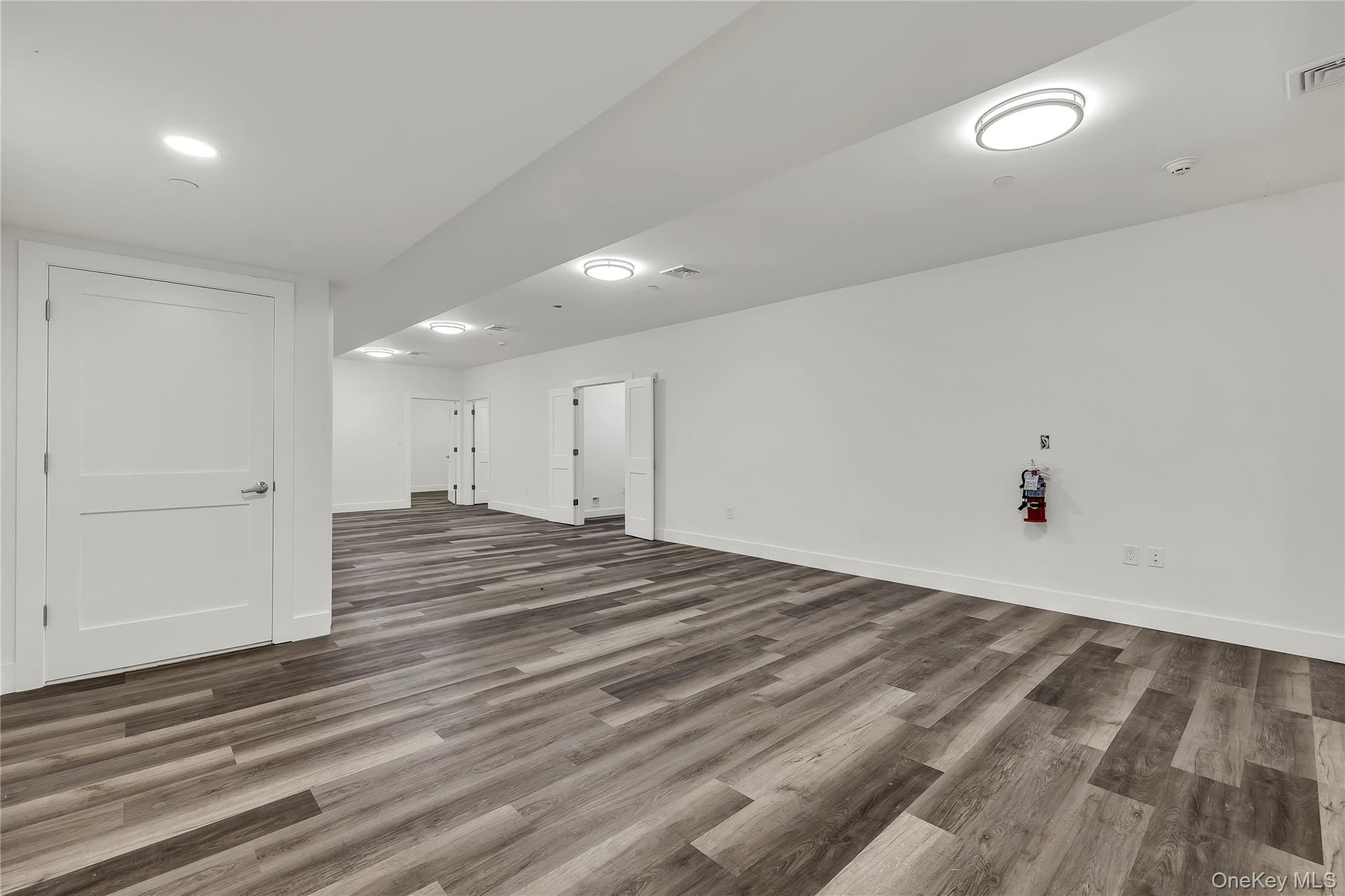 #3 photo, 533 Greenwich Street, ナッソー郡 Hempstead , NY 11550