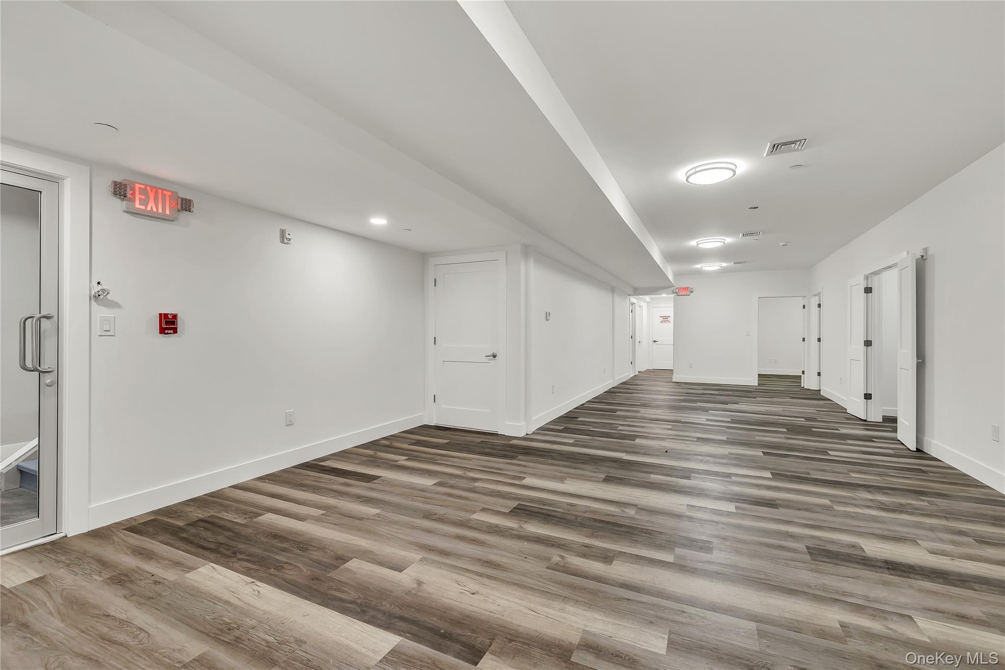 #4 photo, 533 Greenwich Street, ナッソー郡 Hempstead , NY 11550