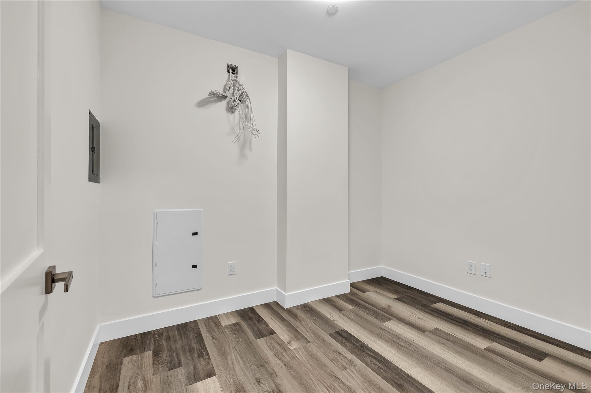 #6 photo, 533 Greenwich Street, ナッソー郡 Hempstead , NY 11550