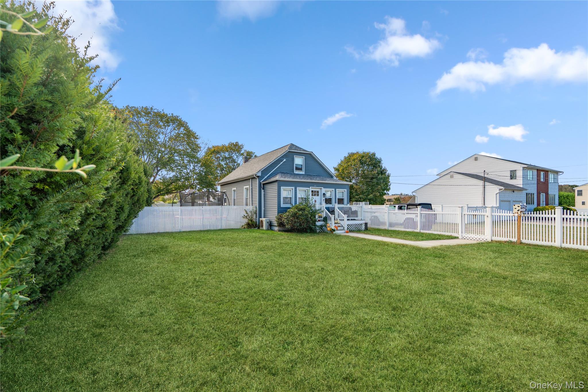#1 photo, 48 Farmers Avenue, Lindenhurst , NY 11757