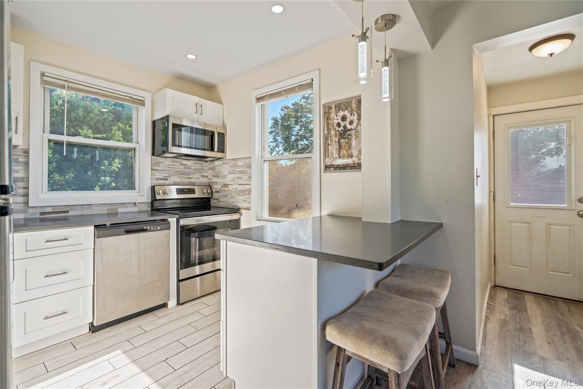 #14 photo, 48 Farmers Avenue, Lindenhurst , NY 11757