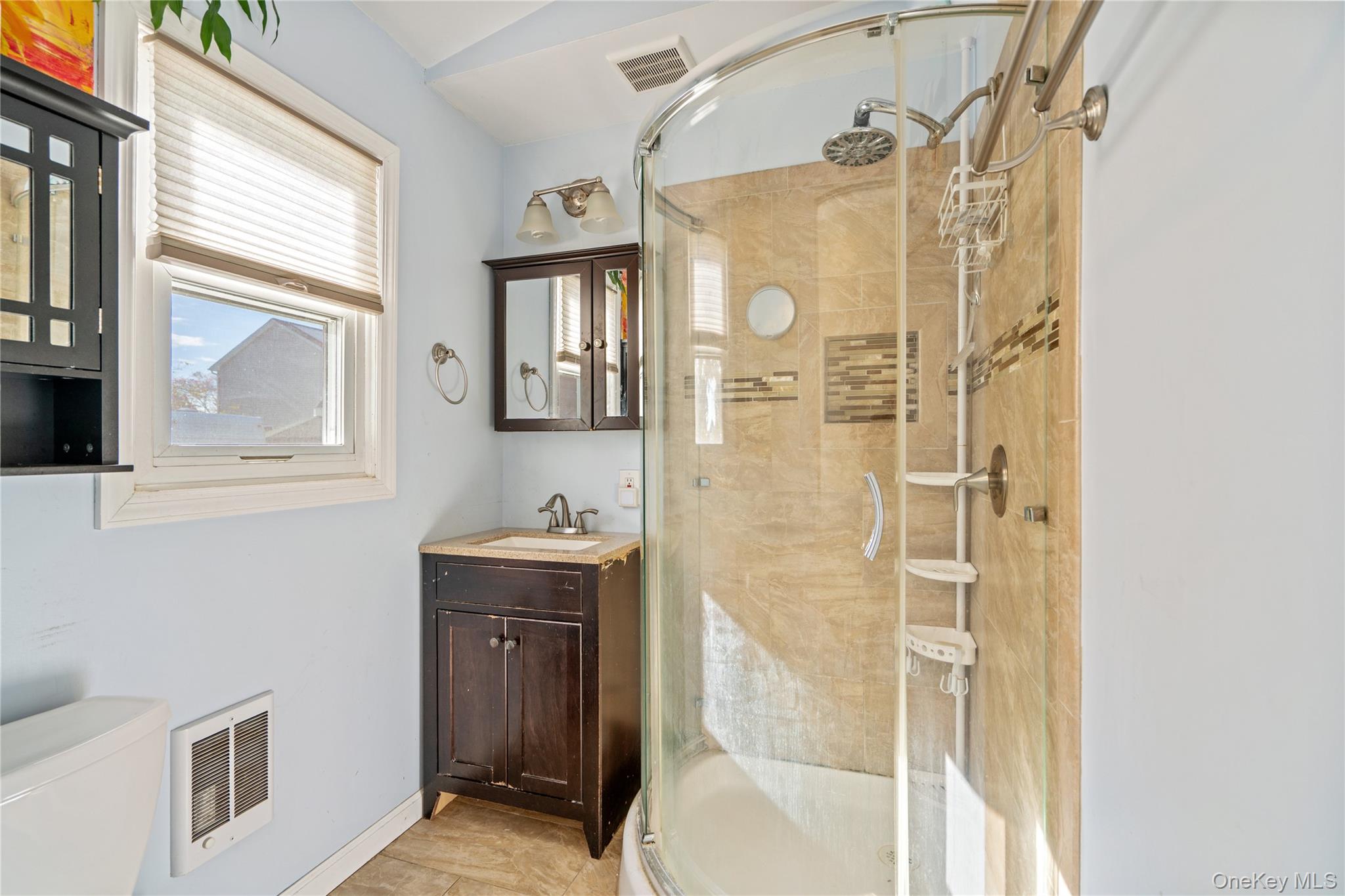 #18 photo, 48 Farmers Avenue, Lindenhurst , NY 11757