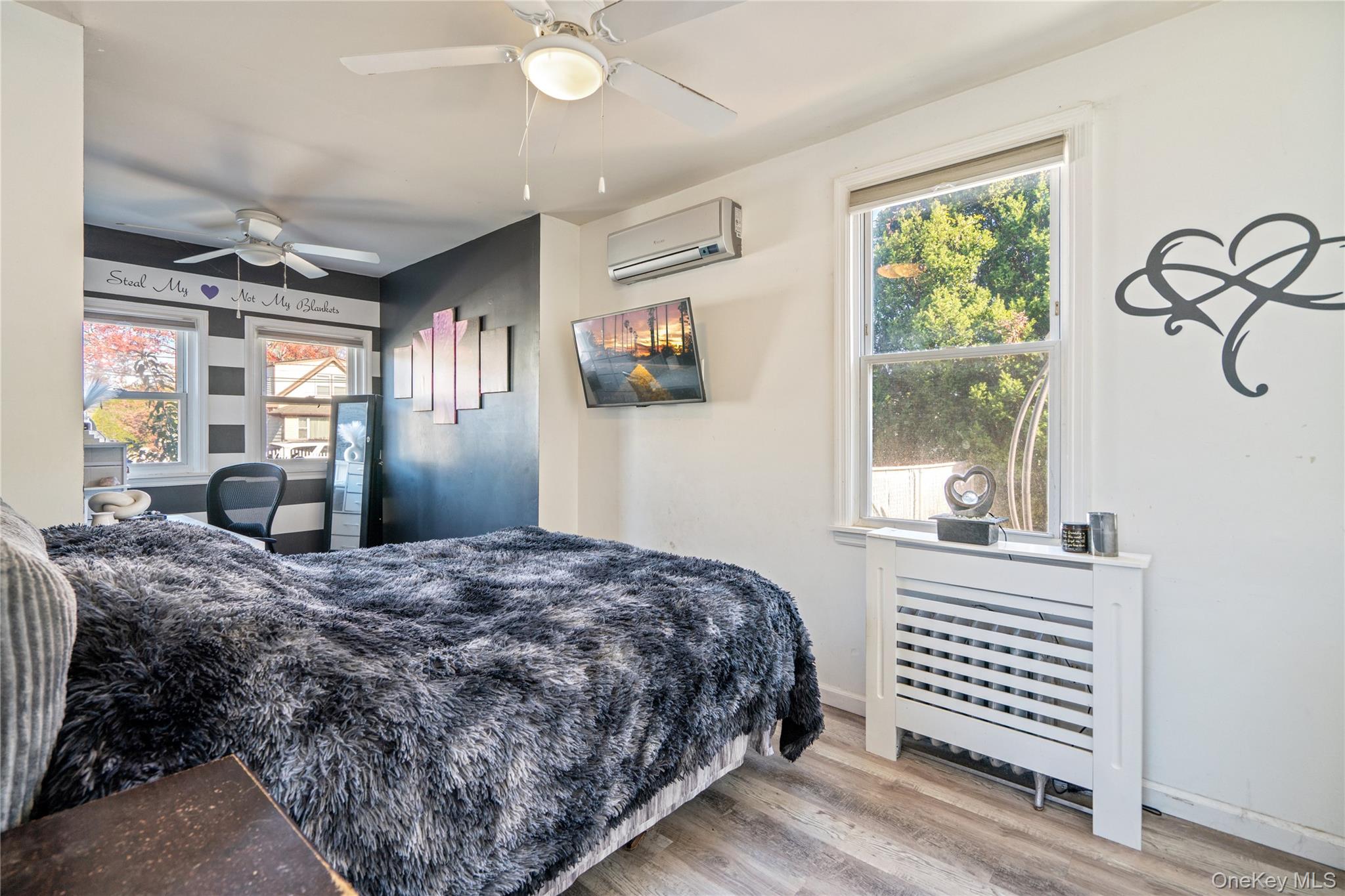 #19 photo, 48 Farmers Avenue, Lindenhurst , NY 11757