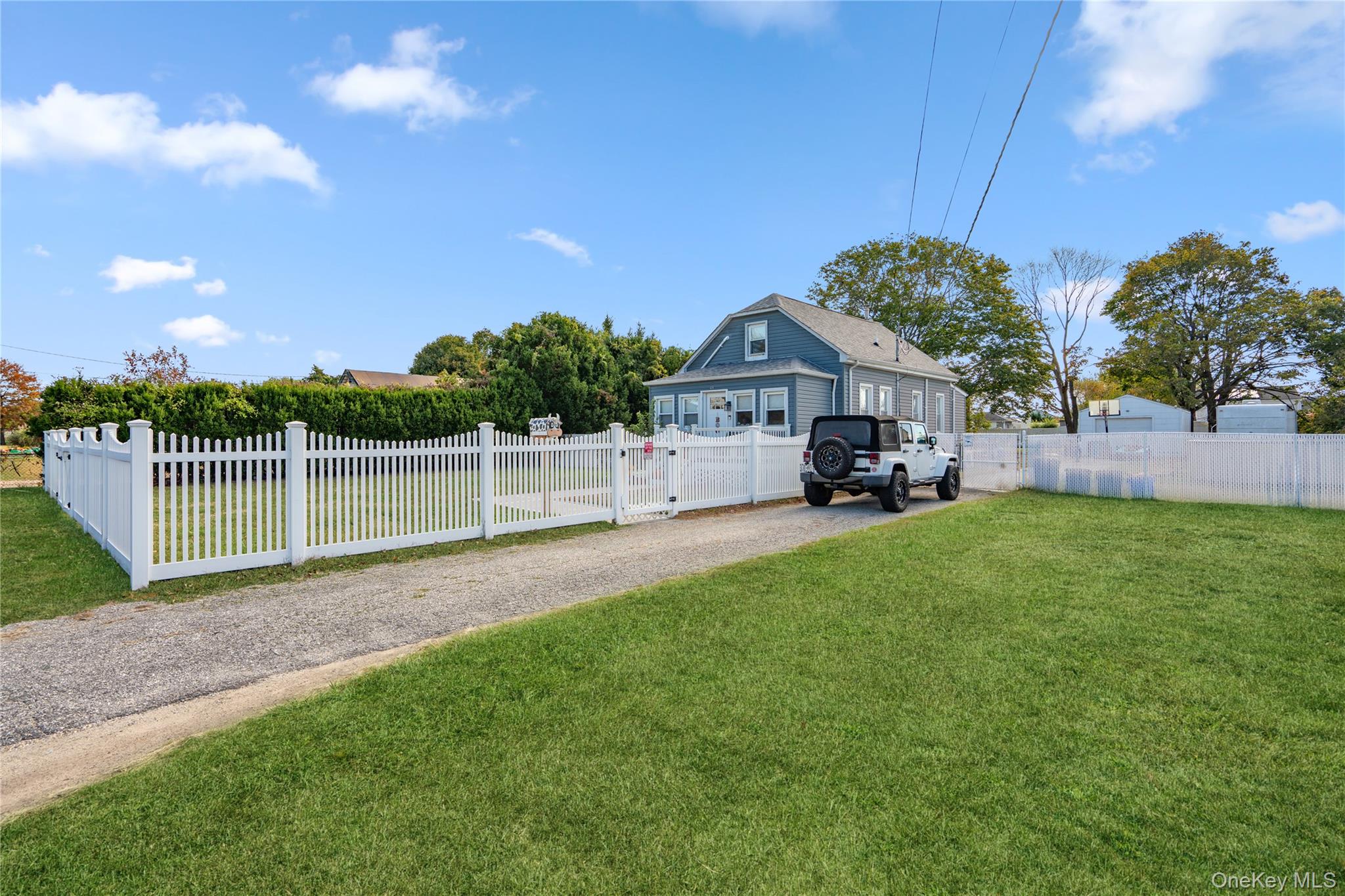 #3 photo, 48 Farmers Avenue, Lindenhurst , NY 11757