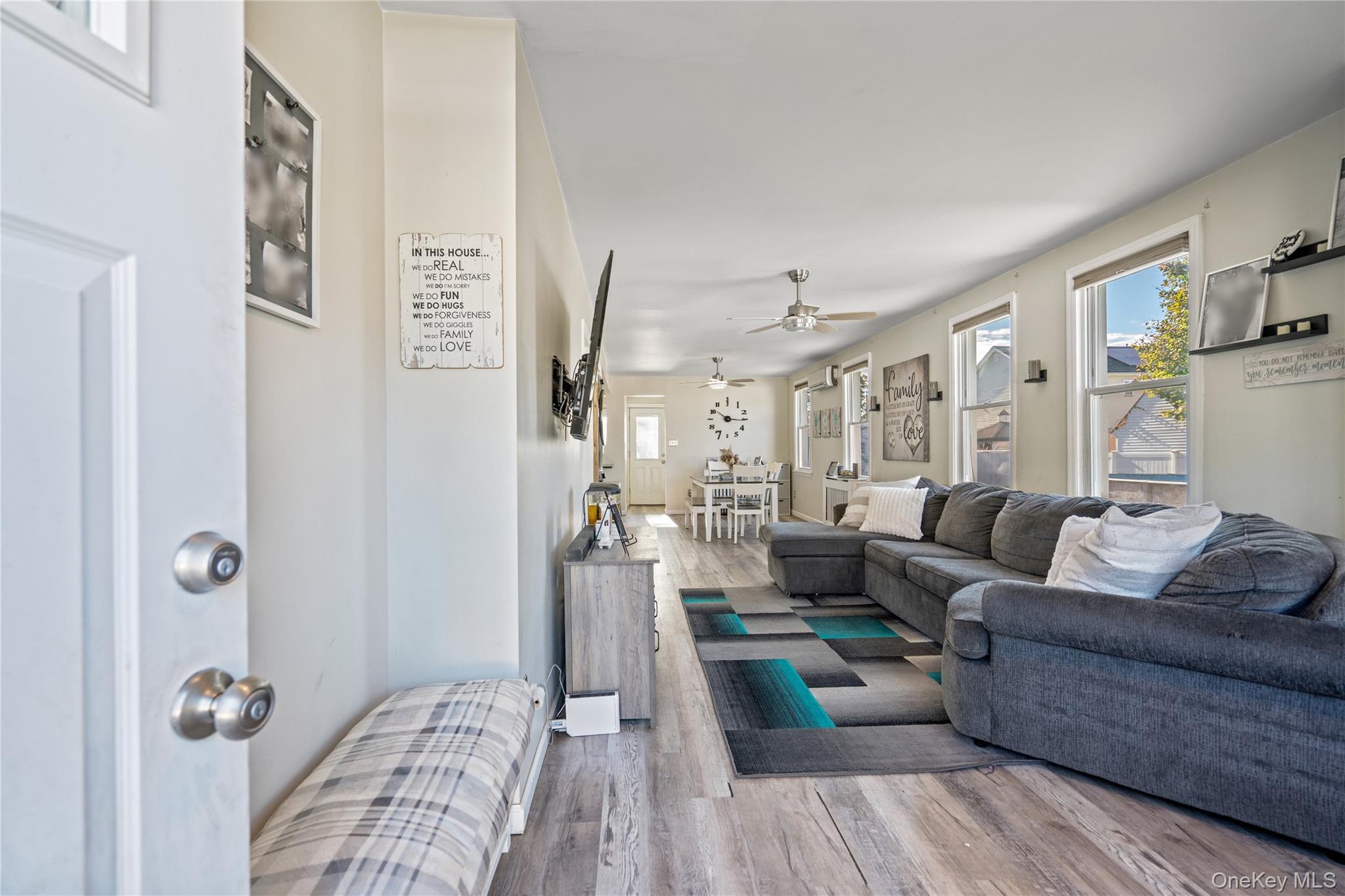 #4 photo, 48 Farmers Avenue, Lindenhurst , NY 11757