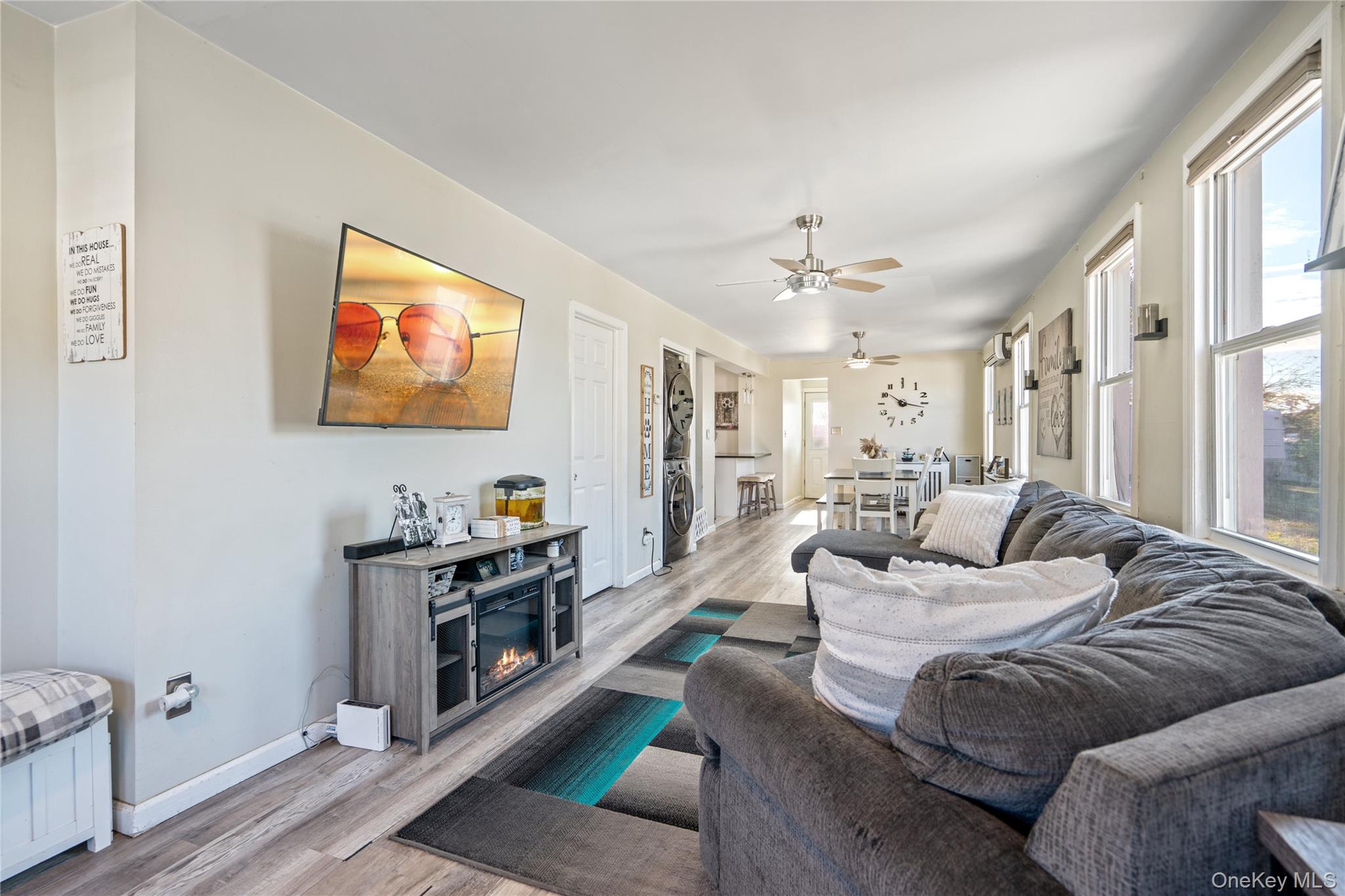 #7 photo, 48 Farmers Avenue, Lindenhurst , NY 11757