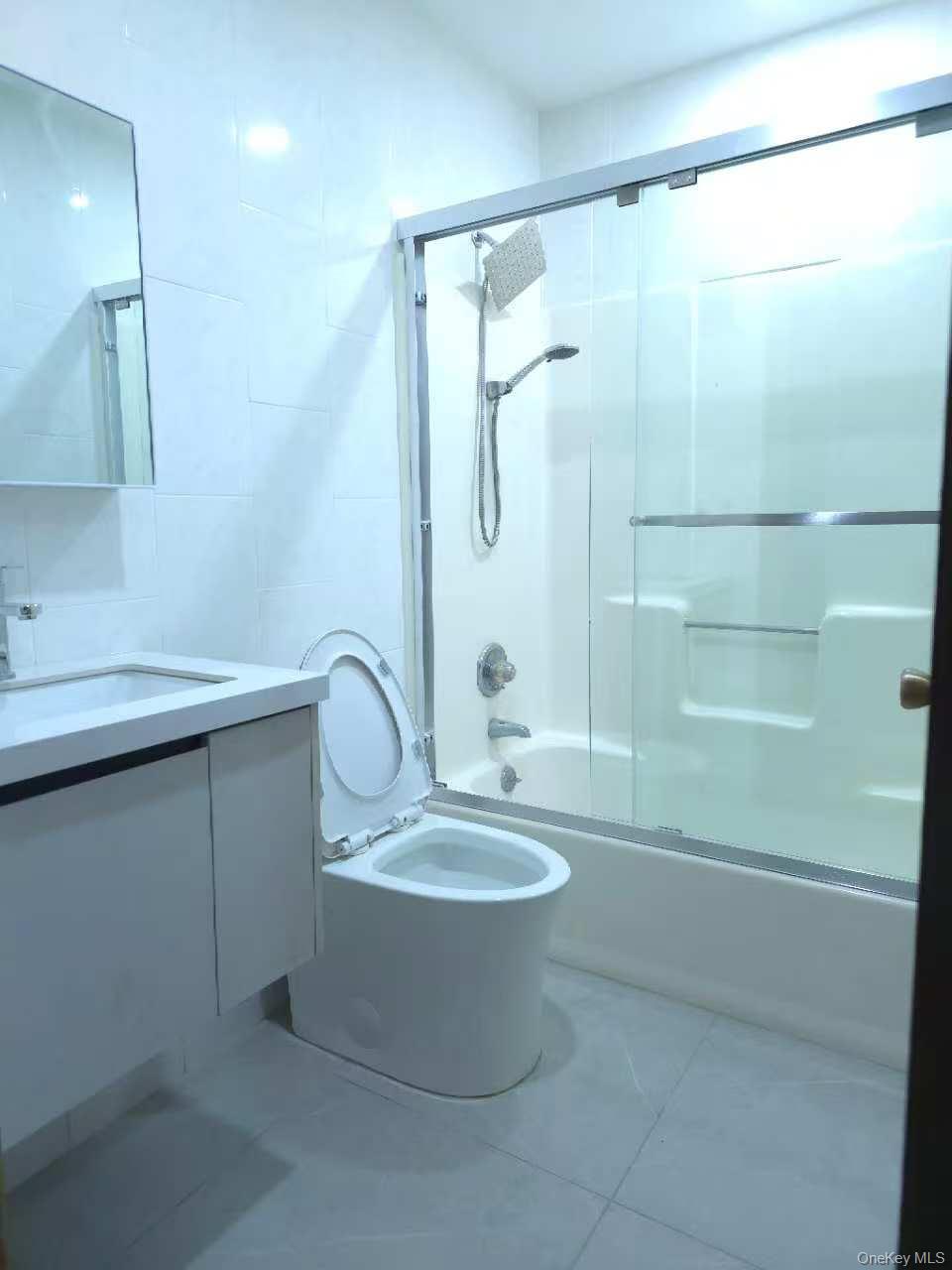 #4 photo, 2096 Randall Avenue, Bronx , NY 10473