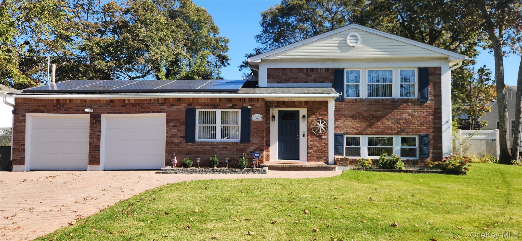 #1 photo, 1567 Grundy Avenue, サフォーク郡 Holbrook , NY 11741