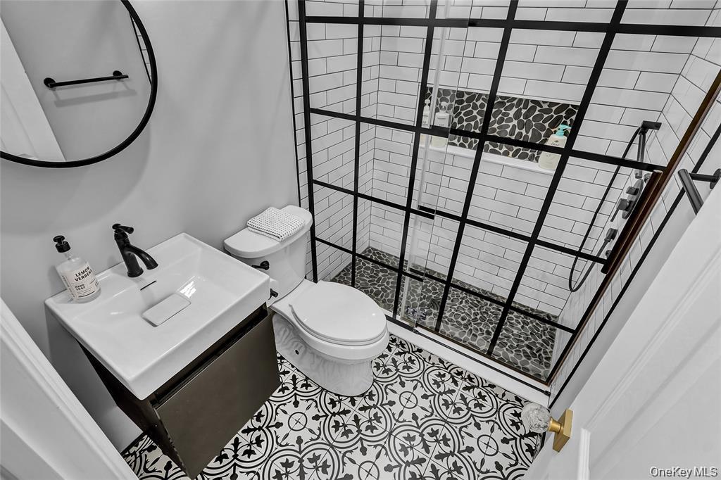 #16 photo, 1 Anchorage Way, Freeport , NY 11520