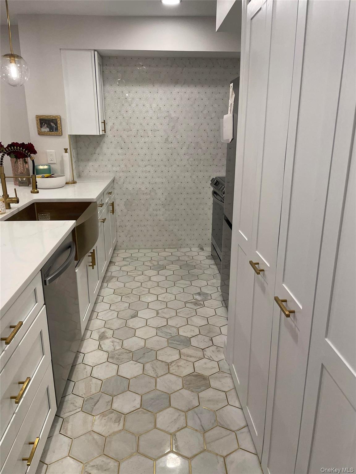 #9 photo, 1 Anchorage Way, Freeport , NY 11520