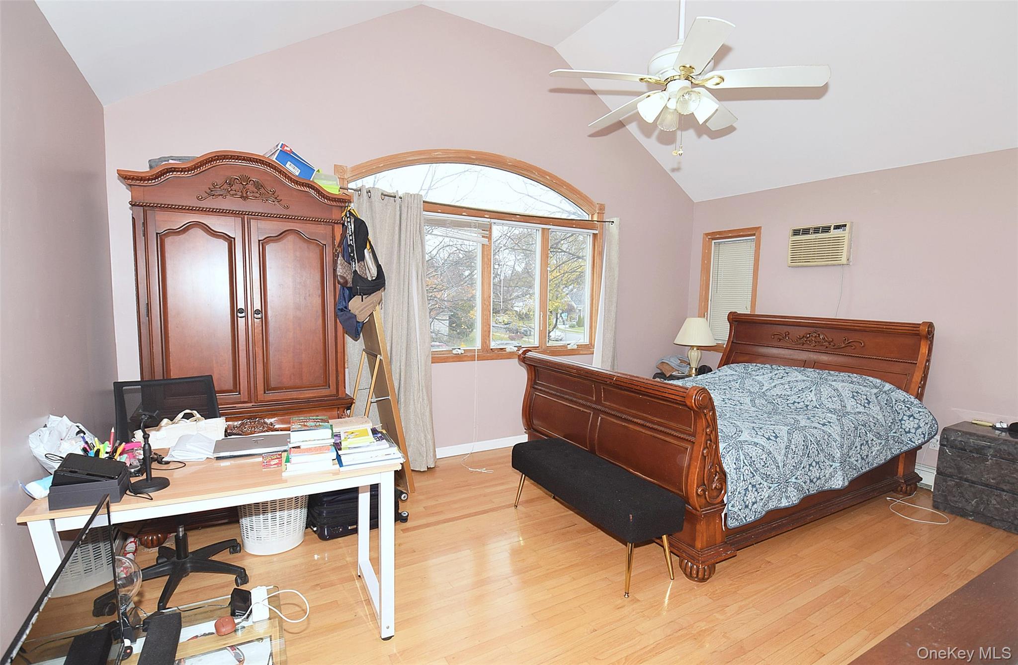 #19 photo, 2 Aster Drive, New Hyde Park , NY 11040