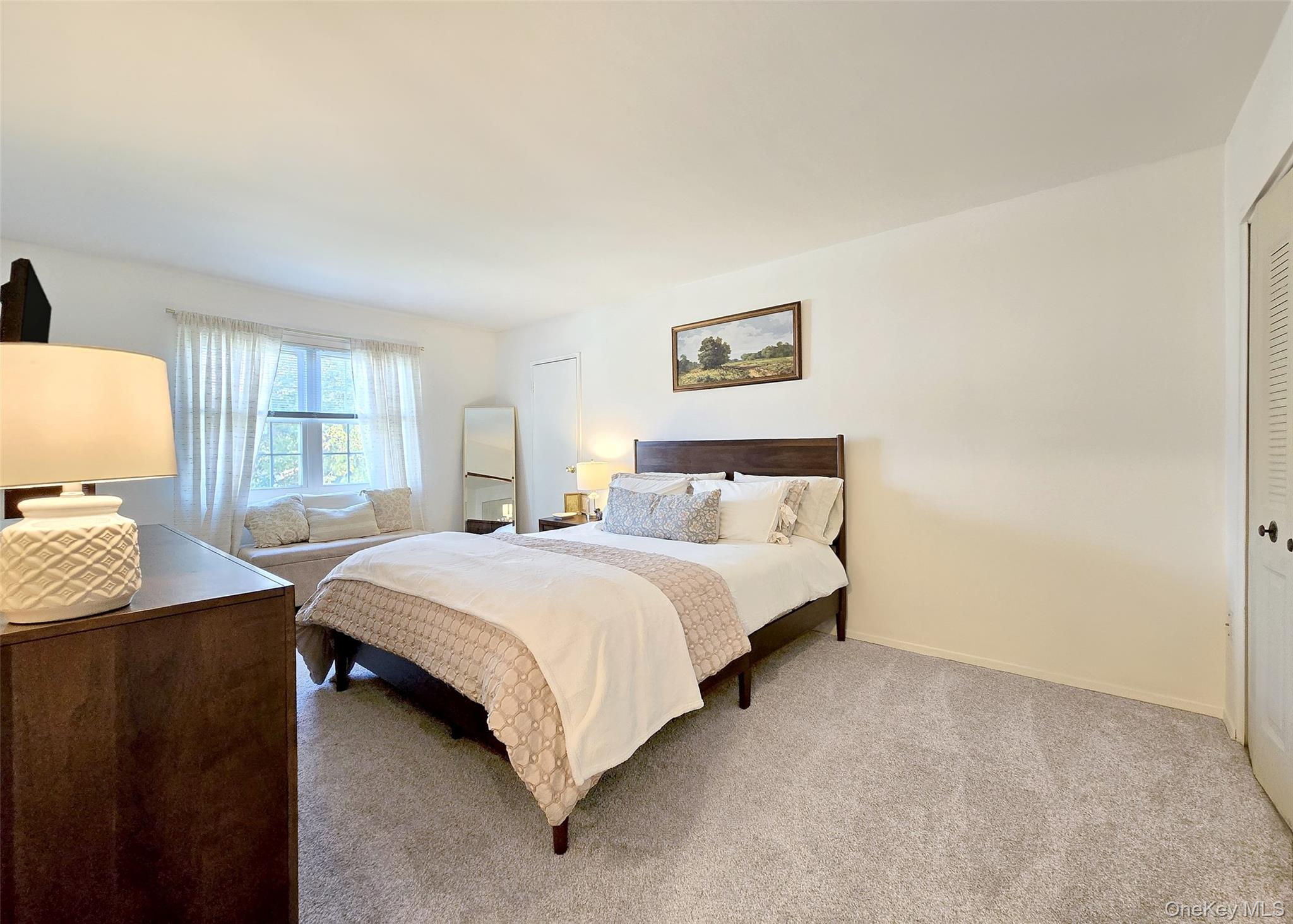 #10 photo, 460 Old Town Road, サフォーク郡 Port Jefferson Station , NY 11776