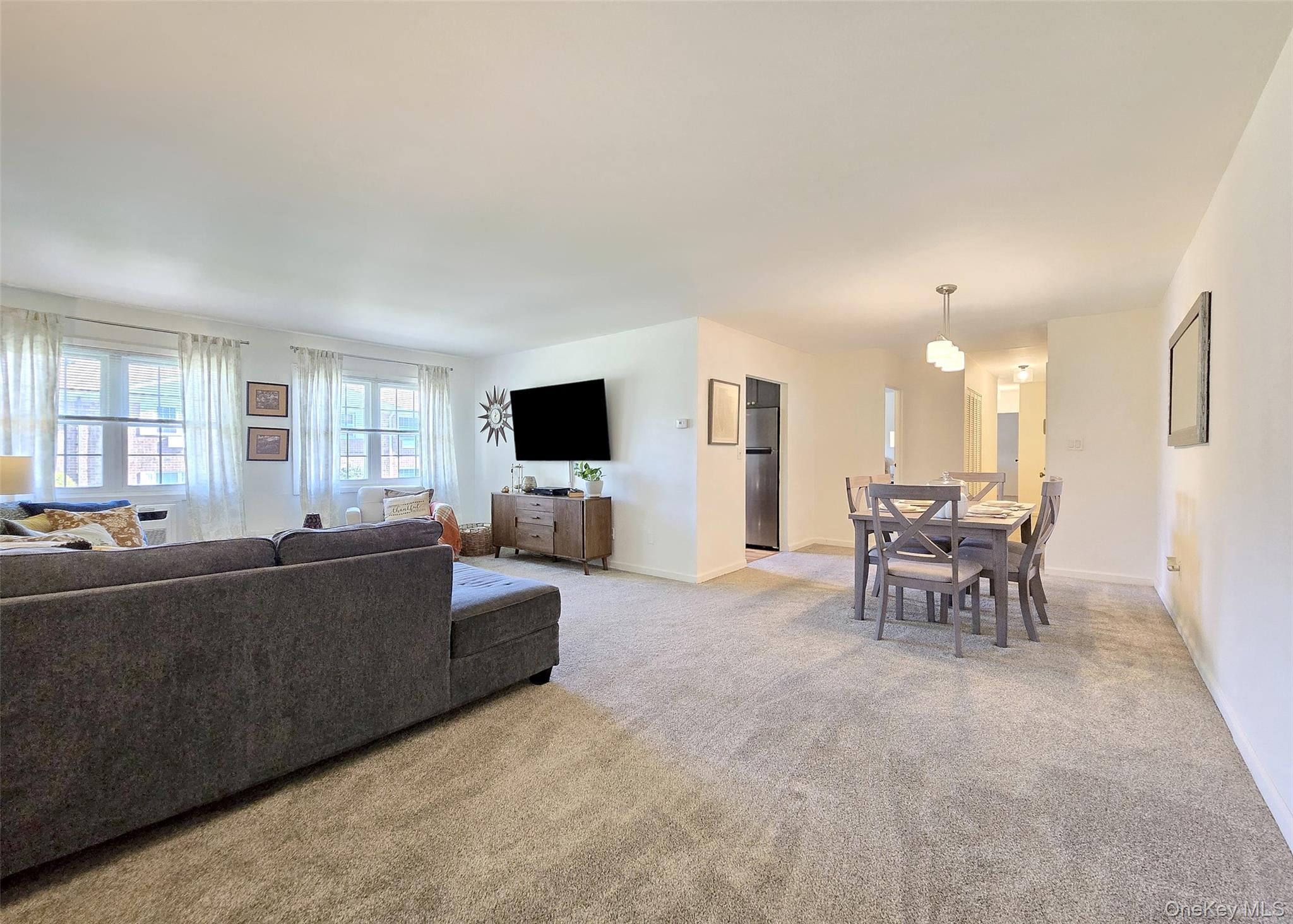 #5 photo, 460 Old Town Road, サフォーク郡 Port Jefferson Station , NY 11776