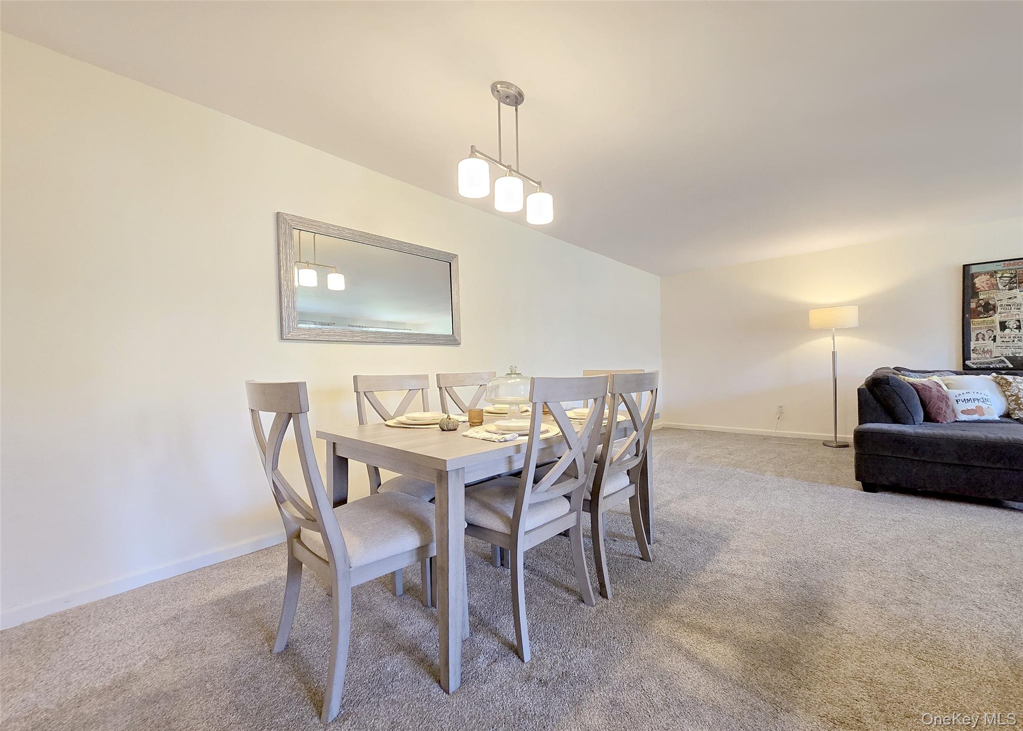 #8 photo, 460 Old Town Road, サフォーク郡 Port Jefferson Station , NY 11776