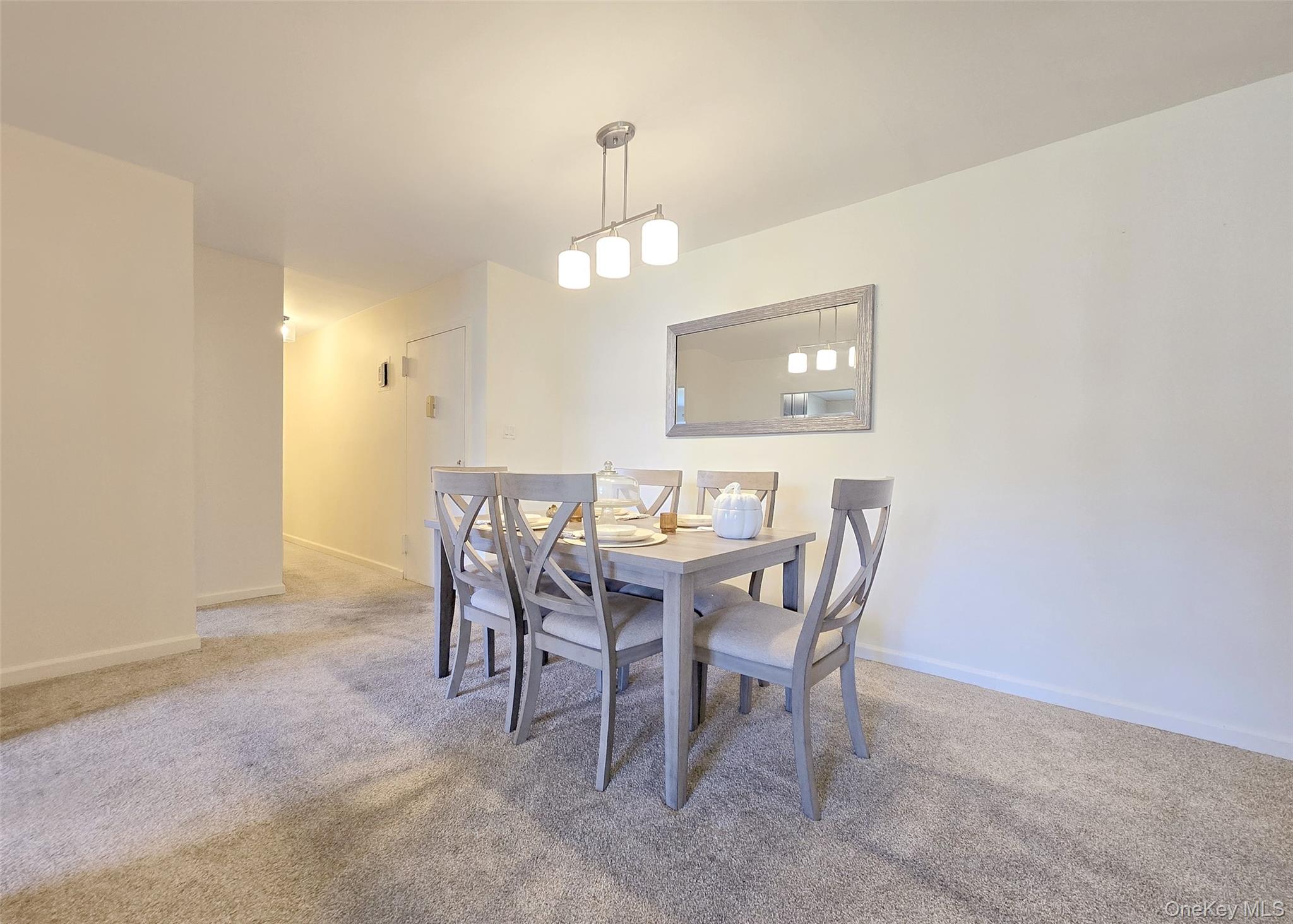 #9 photo, 460 Old Town Road, サフォーク郡 Port Jefferson Station , NY 11776