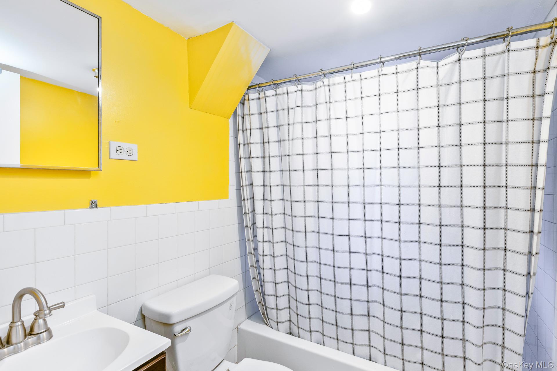 #20 photo, 12 Applegate Drive, Mastic , NY 11950