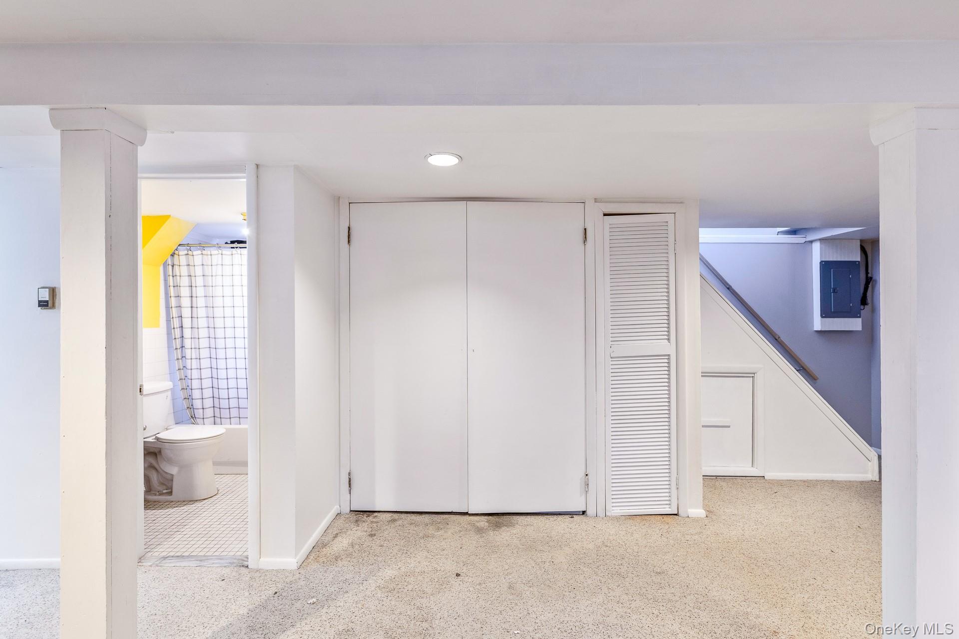 #21 photo, 12 Applegate Drive, Mastic , NY 11950