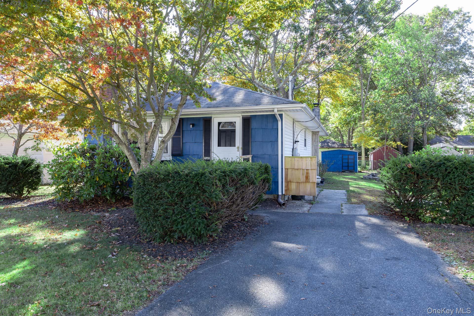 #3 photo, 12 Applegate Drive, Mastic , NY 11950