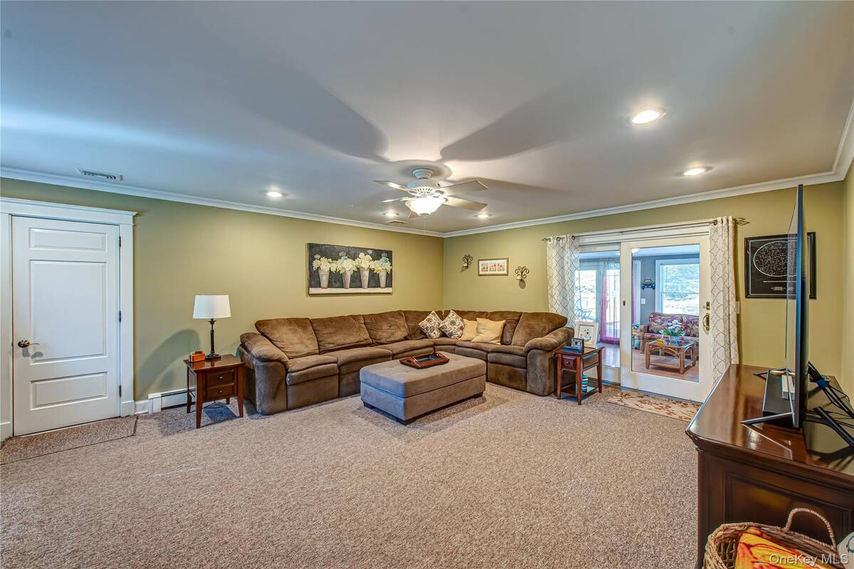 #18 photo, 3 Walnut Road, Rocky Point , NY 11778