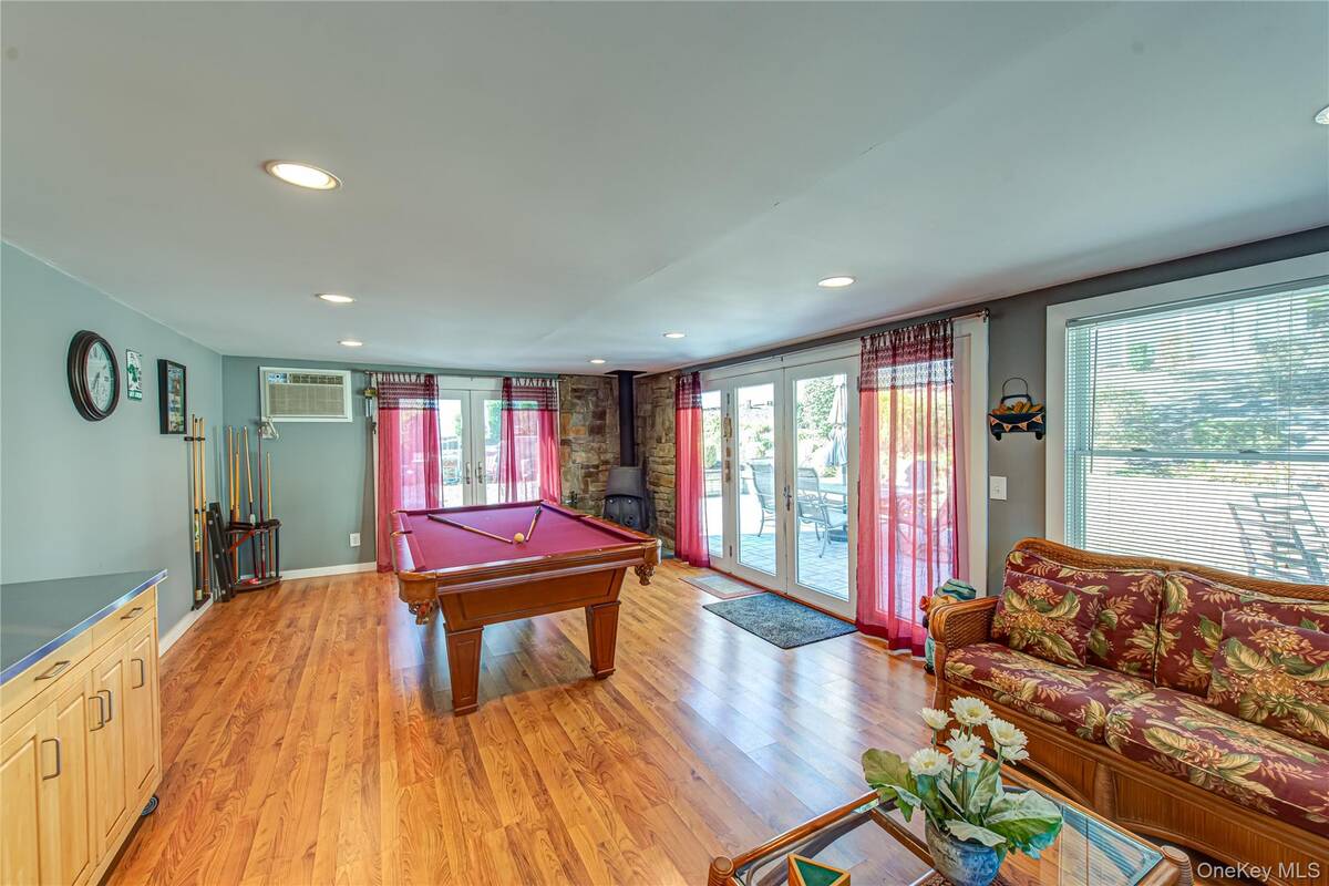 #22 photo, 3 Walnut Road, Rocky Point , NY 11778