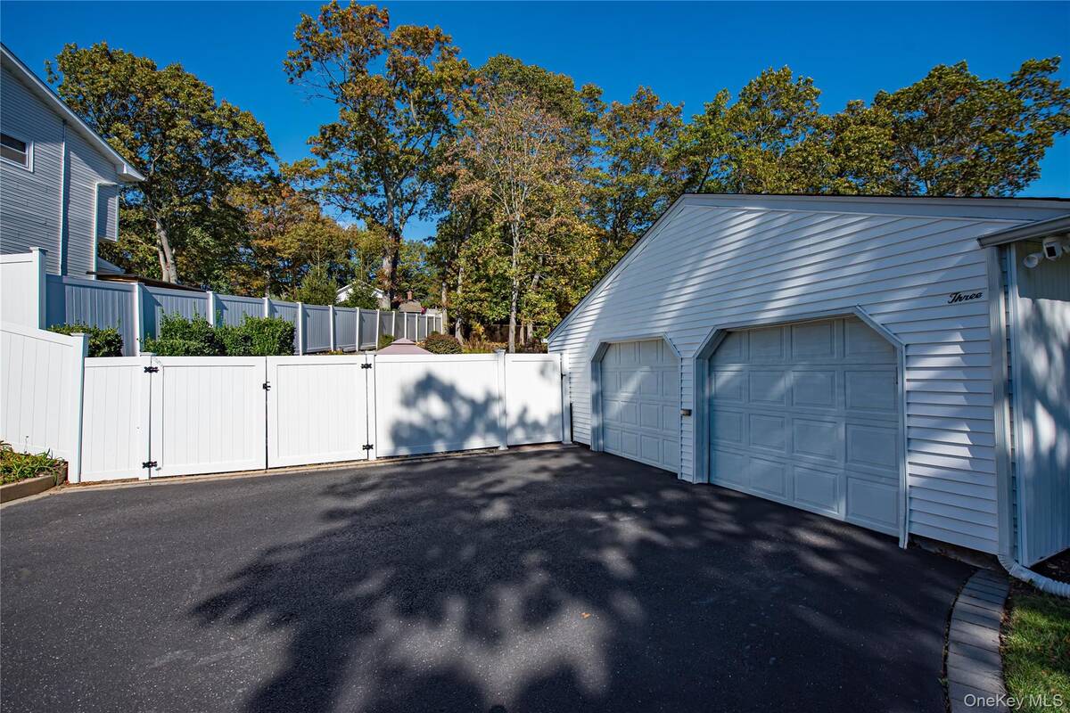 #39 photo, 3 Walnut Road, Rocky Point , NY 11778