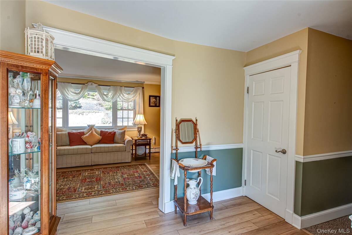 #5 photo, 3 Walnut Road, Rocky Point , NY 11778