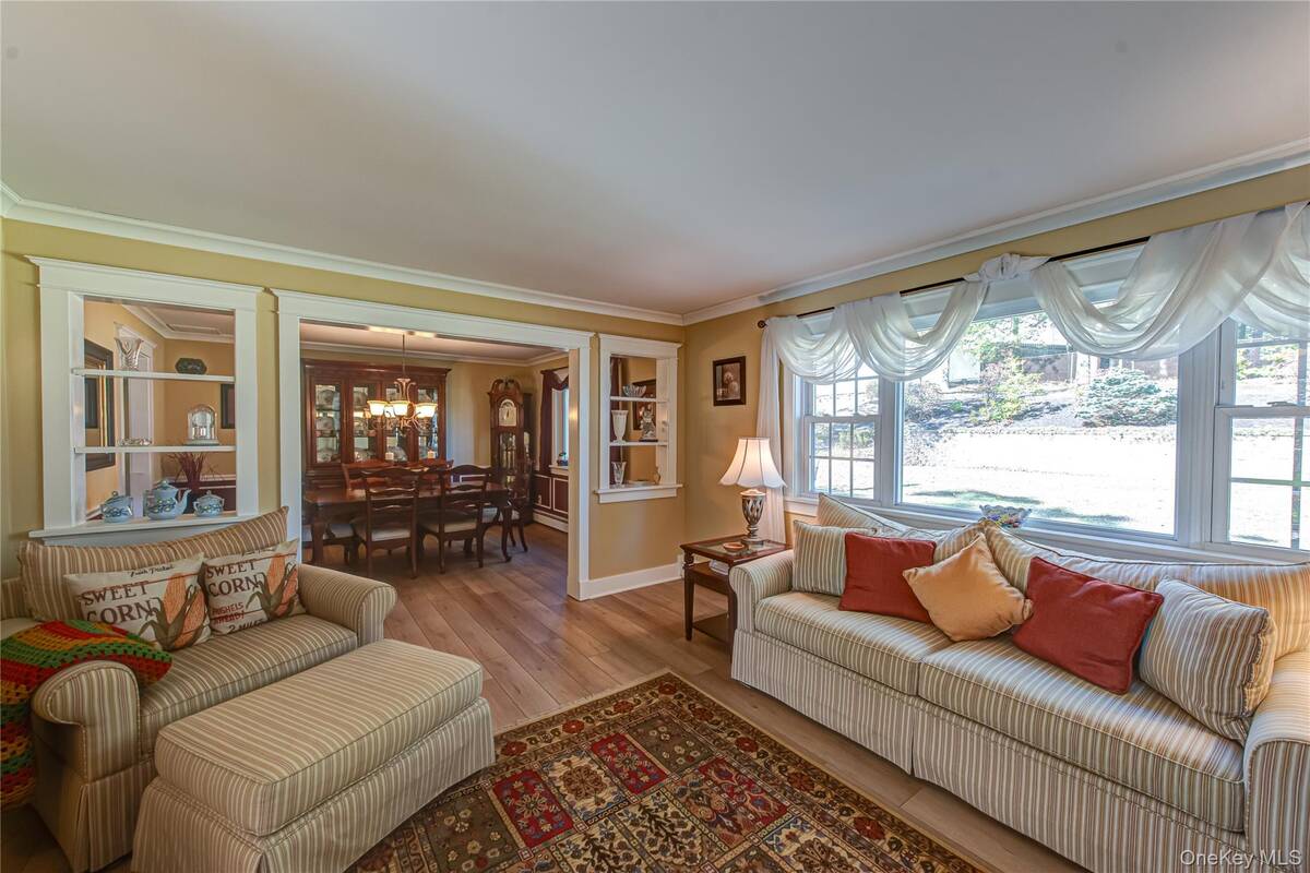 #7 photo, 3 Walnut Road, Rocky Point , NY 11778