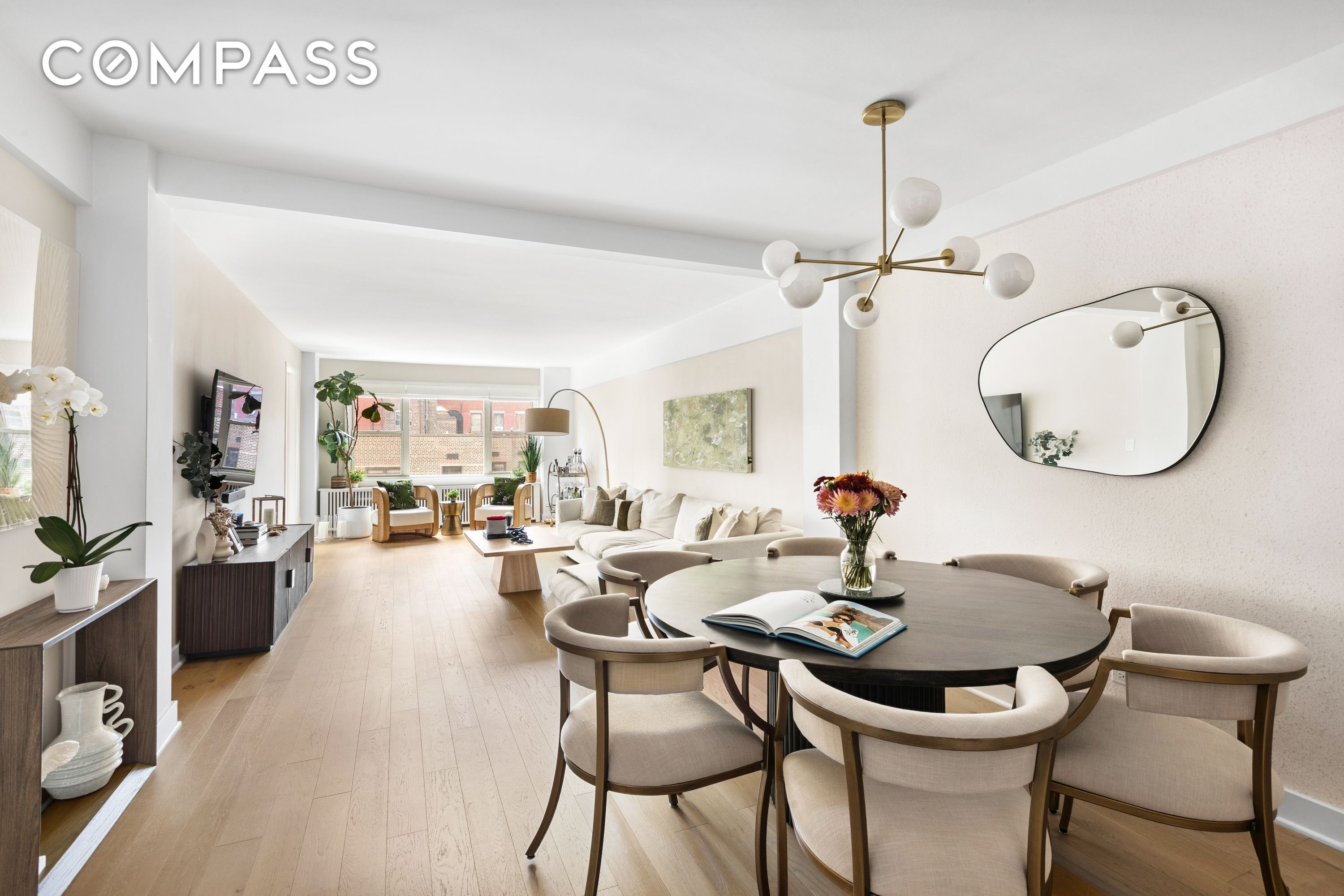 #4 photo, 40 E 9th Street, Greenwich Village , NY 10003