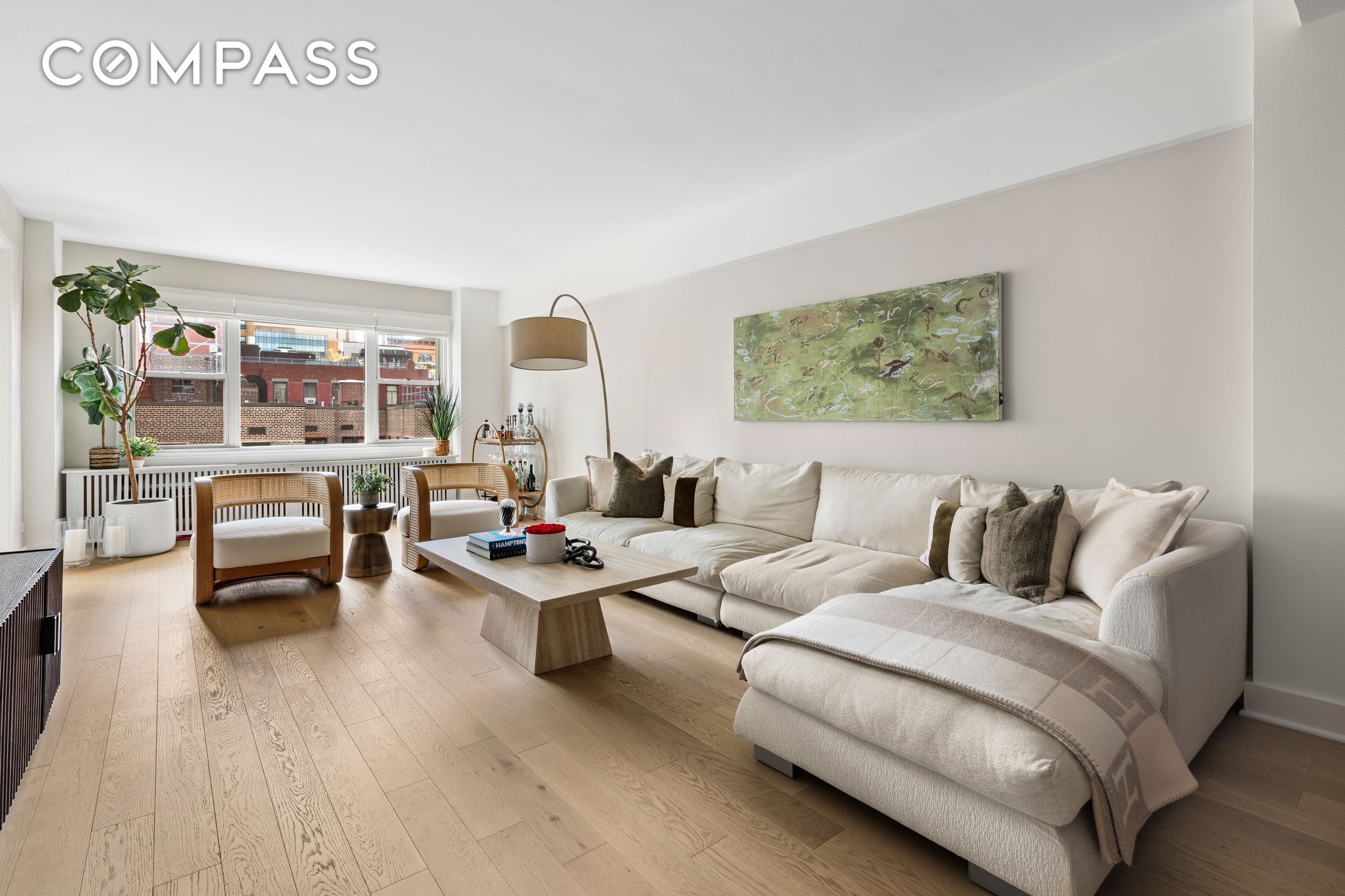 #5 photo, 40 E 9th Street, Greenwich Village , NY 10003