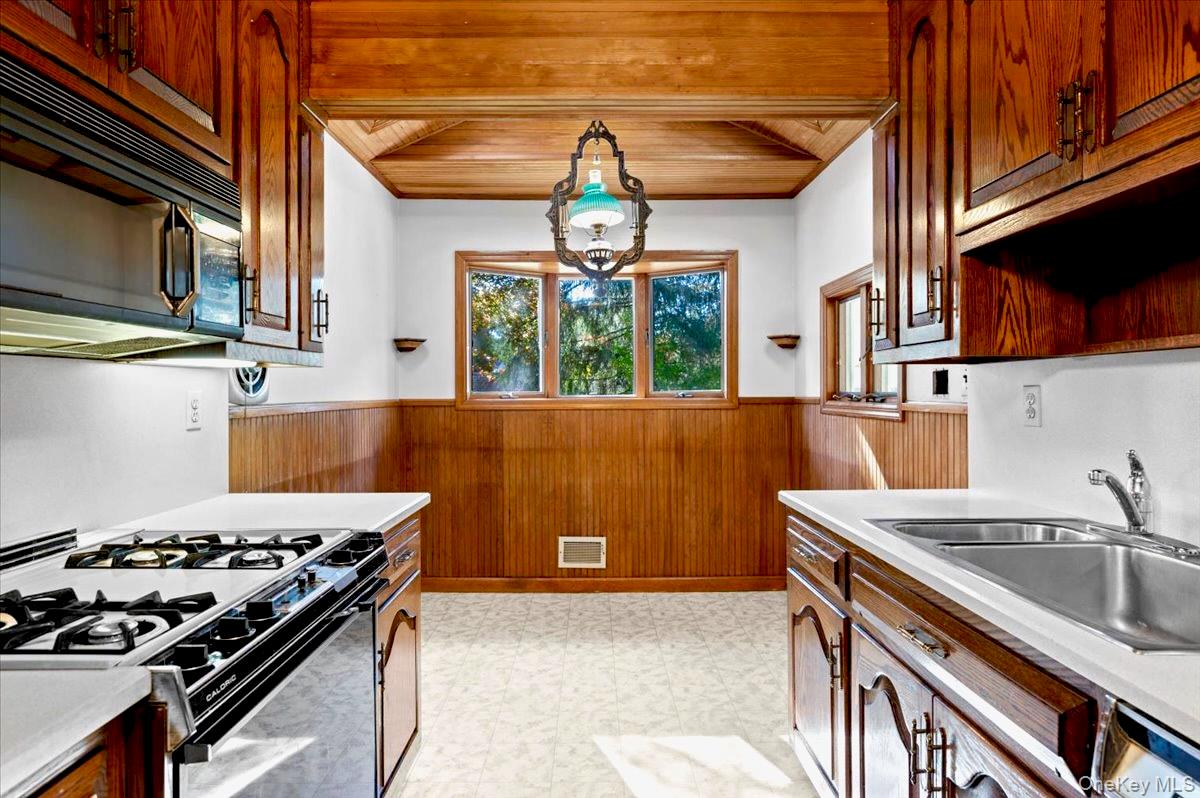 #16 photo, 31 Blauvelt Road, Blauvelt , NY 10913