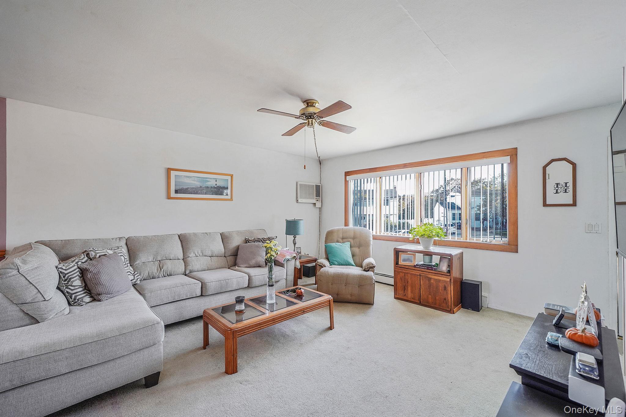 #4 photo, 4 Neptune Avenue, サフォーク郡 East Patchogue , NY 11772