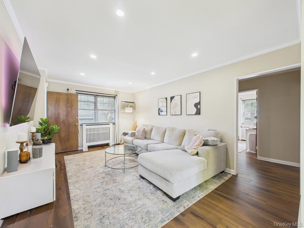 #4 photo, 251-11 60th Ave, Little Neck , NY 11362