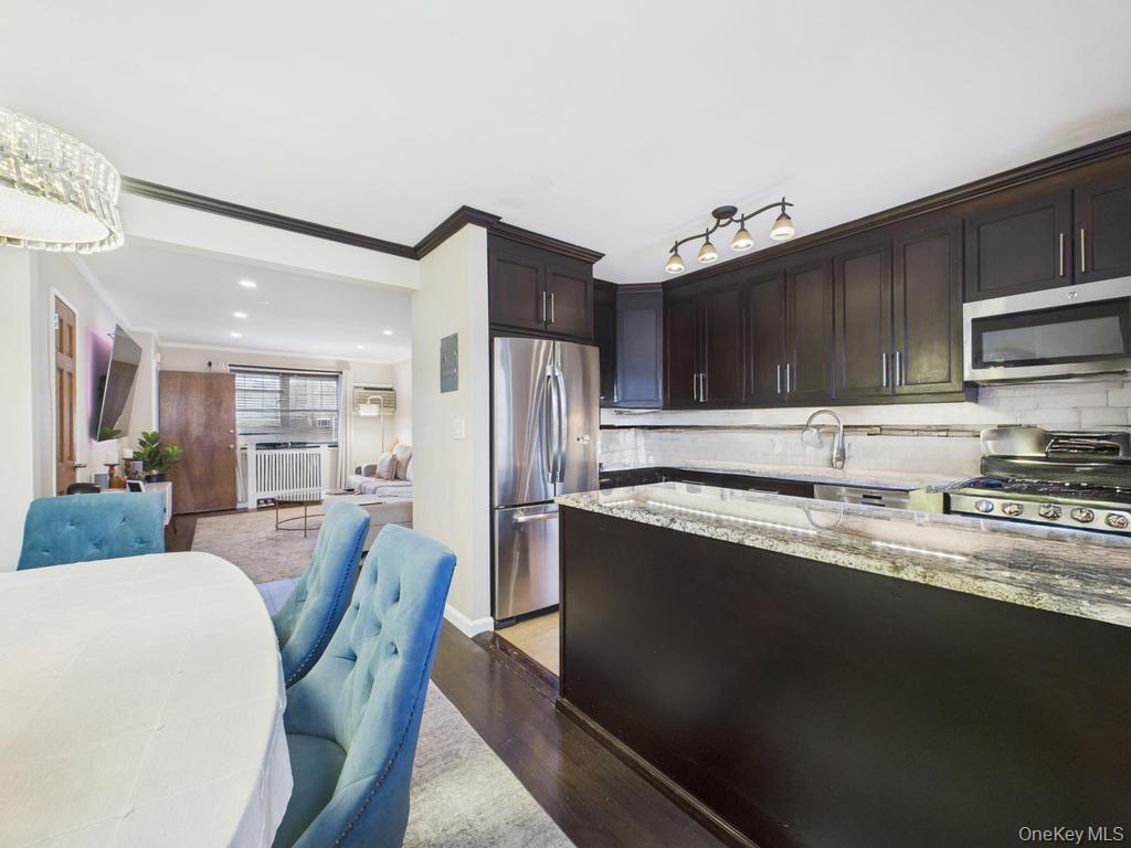 #6 photo, 251-11 60th Ave, Little Neck , NY 11362