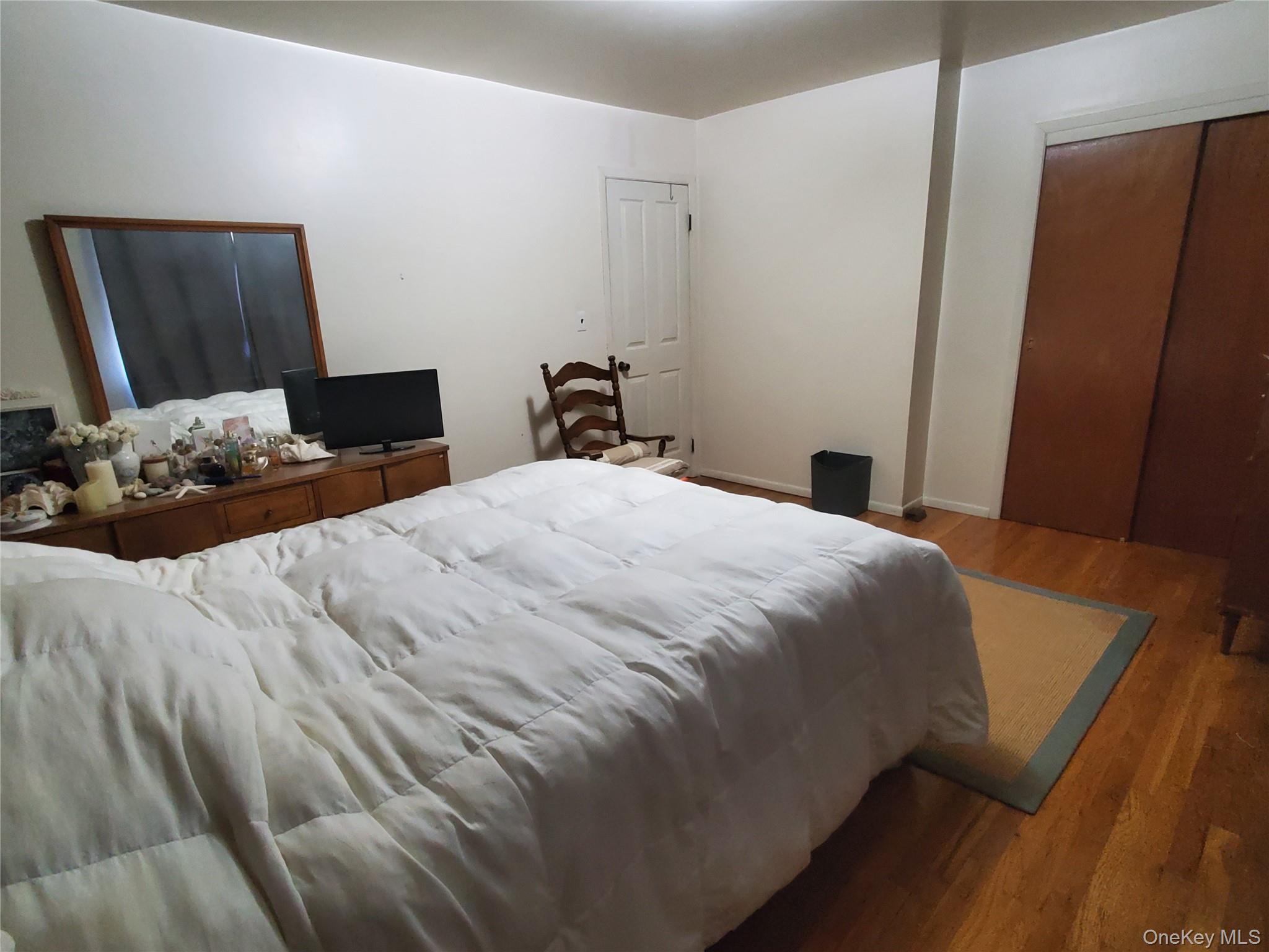 #12 photo, 25032 39th Road, Little Neck , NY 11363