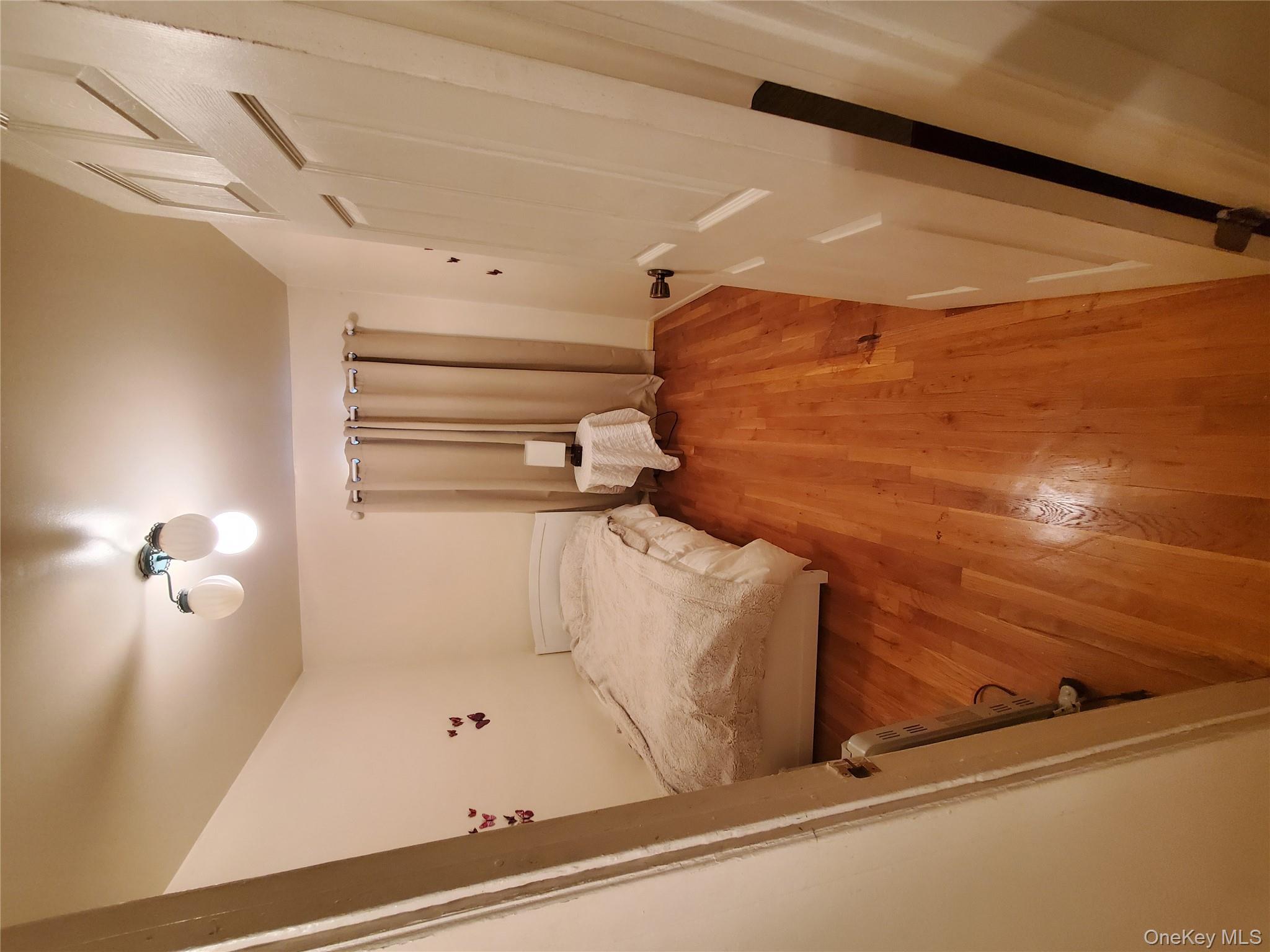 #14 photo, 25032 39th Road, Little Neck , NY 11363