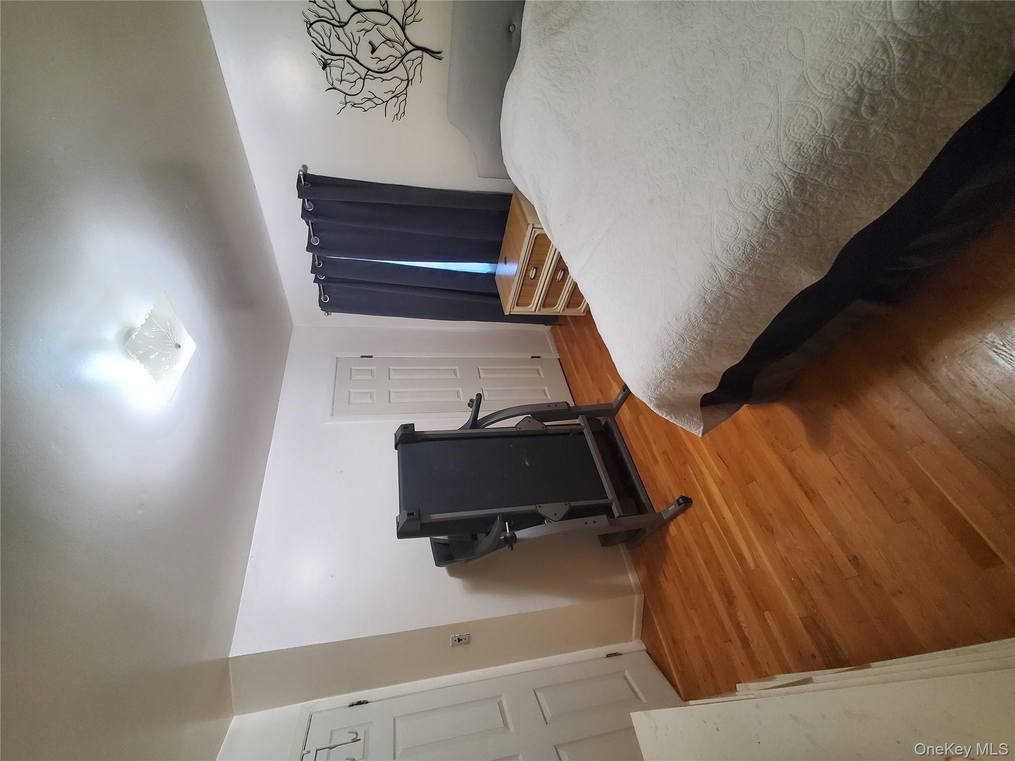 #17 photo, 25032 39th Road, Little Neck , NY 11363