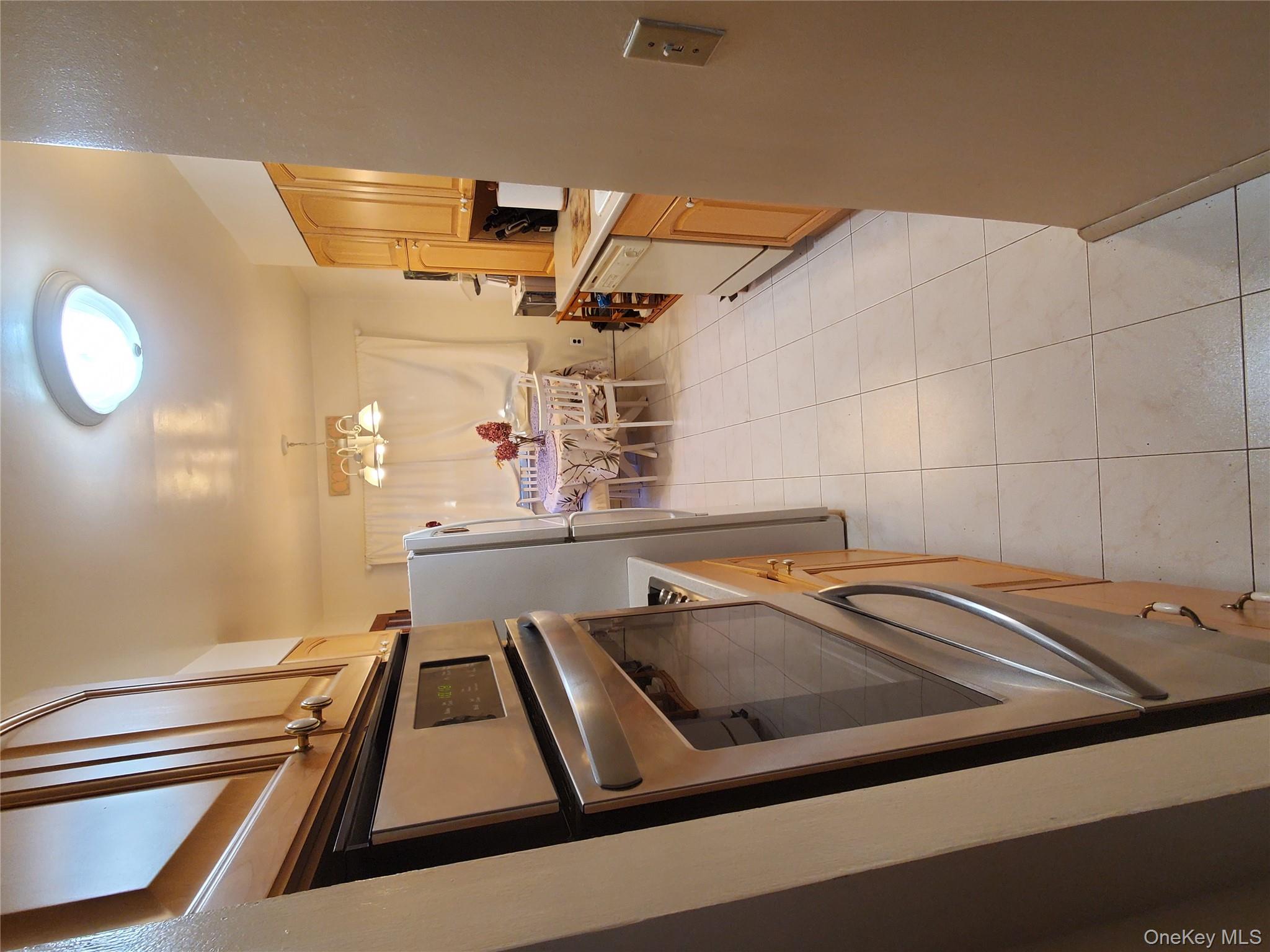 #7 photo, 25032 39th Road, Little Neck , NY 11363