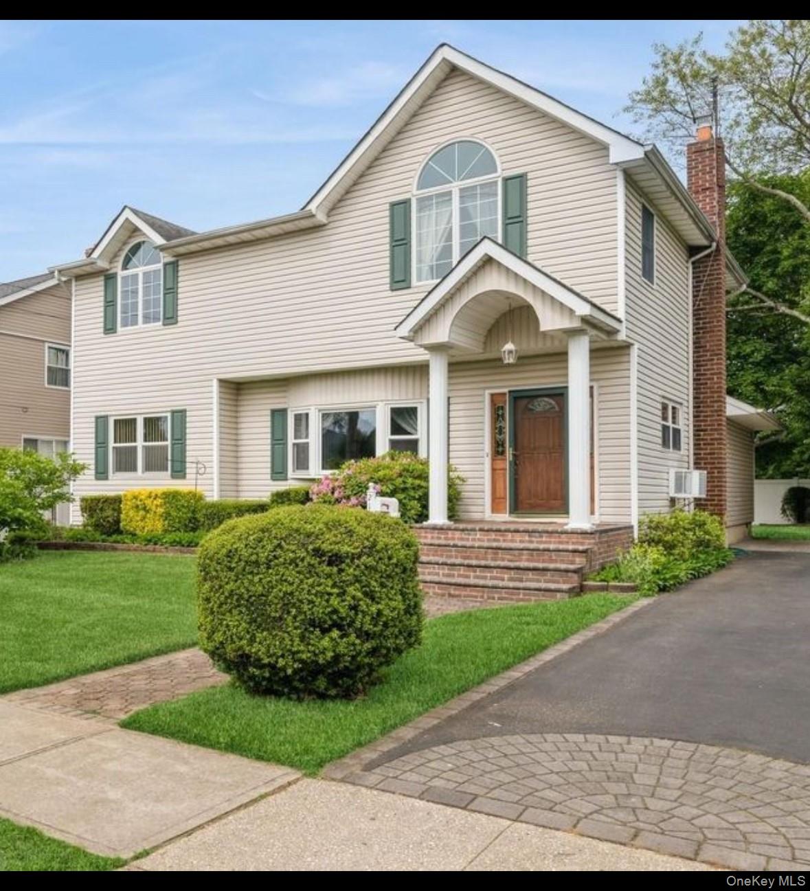 #1 photo, 27 Lowell Street, ナッソー郡 Bethpage , NY 11714