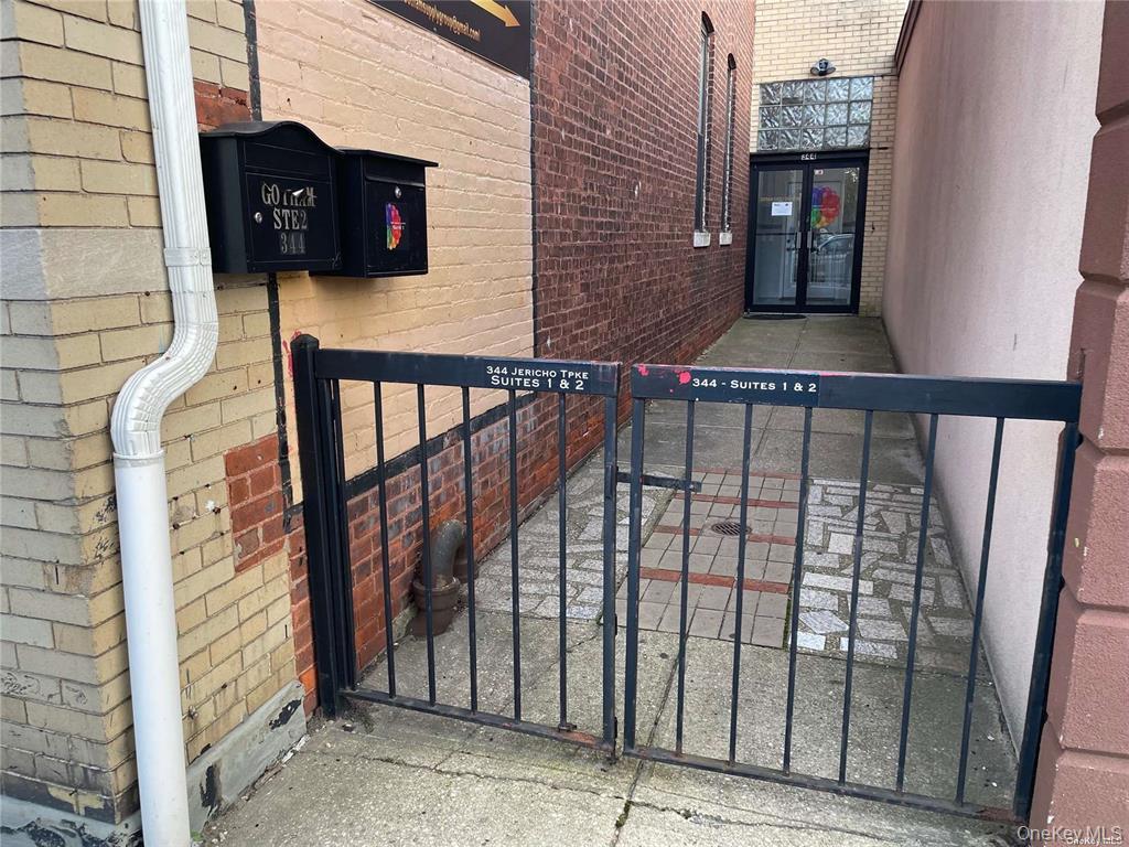 #1 photo, 344 Jericho Turnpike, ナッソー郡 Floral Park , NY 11001