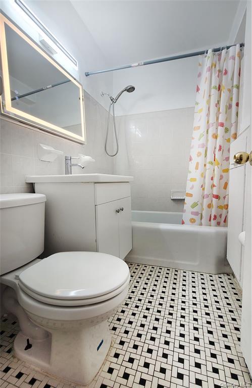 #10 photo, 99-52 66rd, クイーンズ区 Rego Park , NY 11374