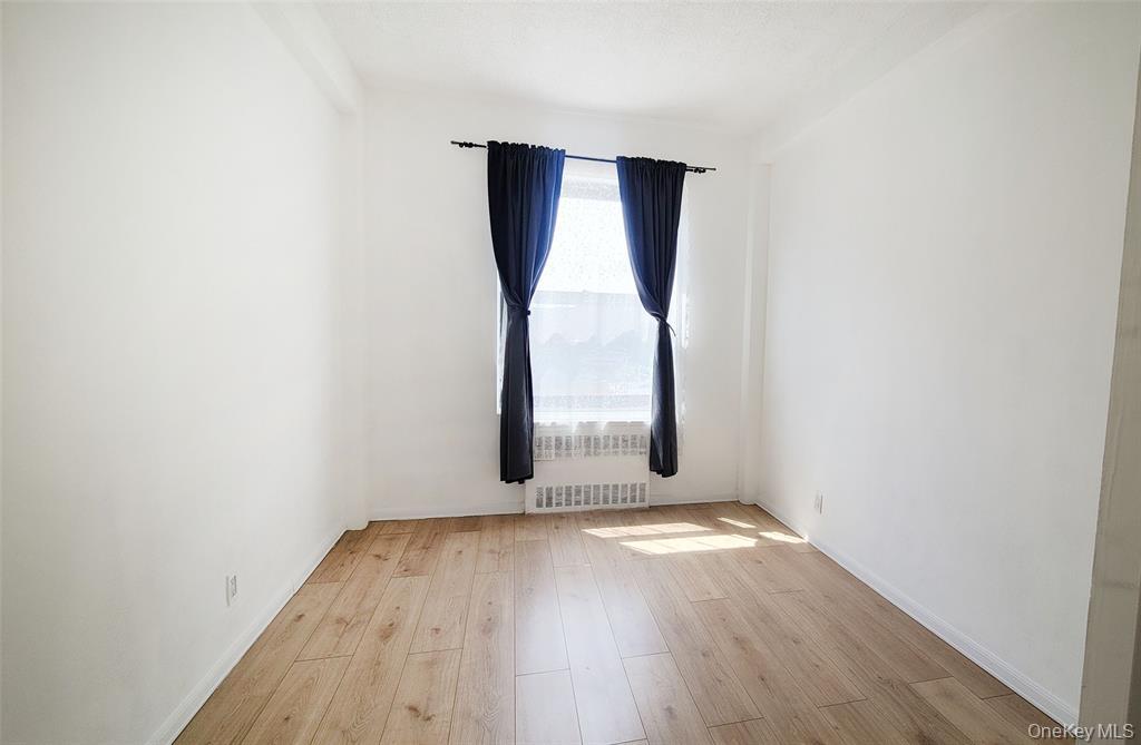 #11 photo, 99-52 66rd, クイーンズ区 Rego Park , NY 11374