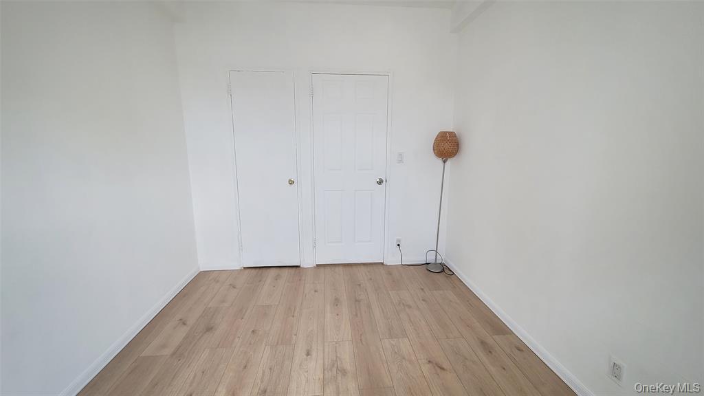 #12 photo, 99-52 66rd, クイーンズ区 Rego Park , NY 11374