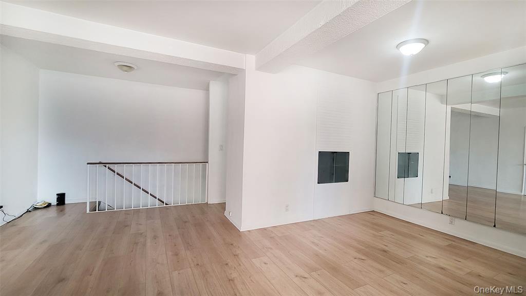 #3 photo, 99-52 66rd, クイーンズ区 Rego Park , NY 11374