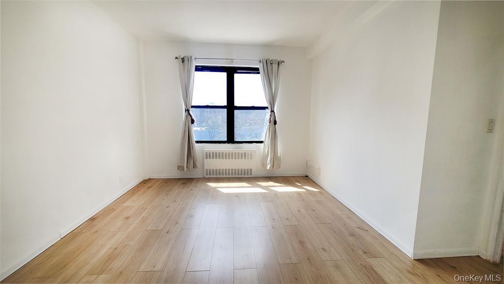 #8 photo, 99-52 66rd, クイーンズ区 Rego Park , NY 11374