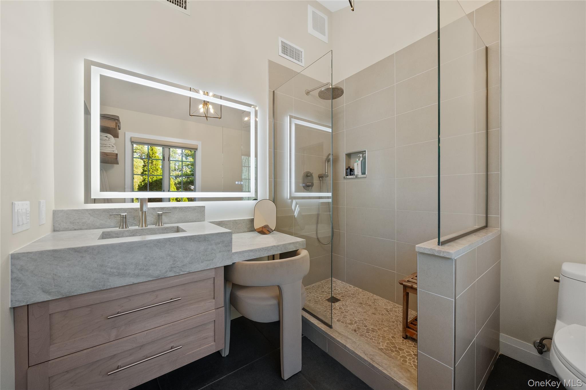 #20 photo, 21 Doral Lane, Bay Shore , NY 11706