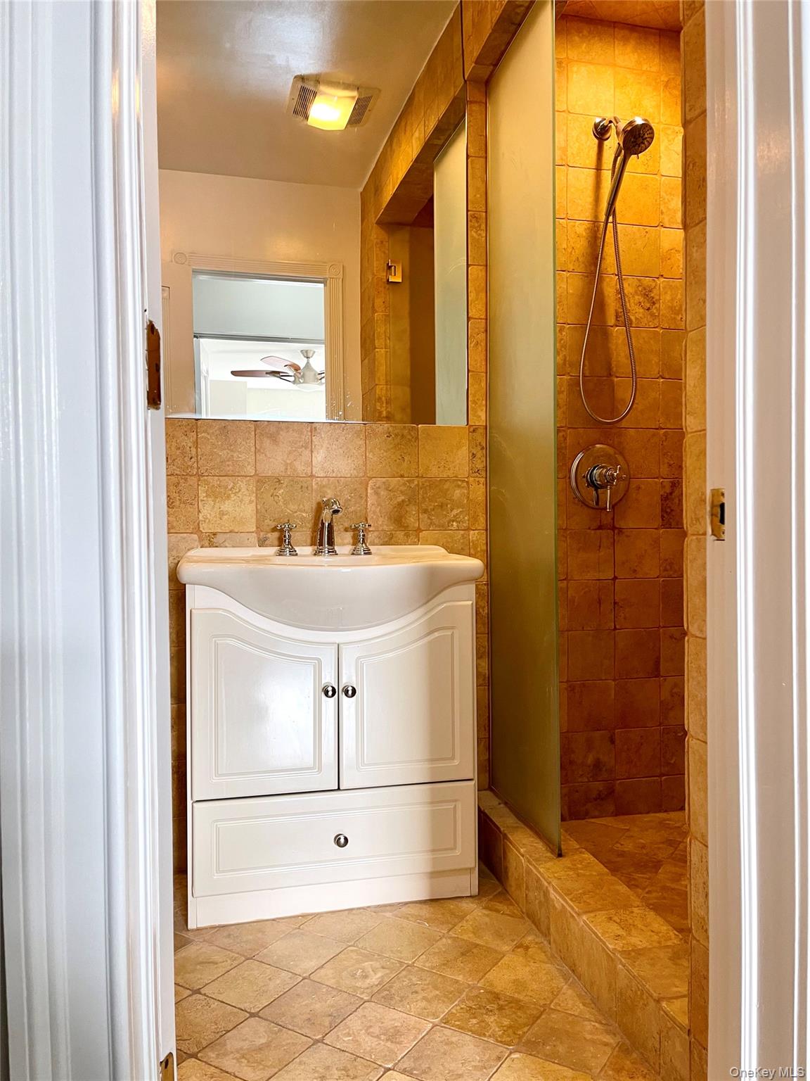 #15 photo, 205-30 Brian Crescent, クイーンズ区 Bayside , NY 11360