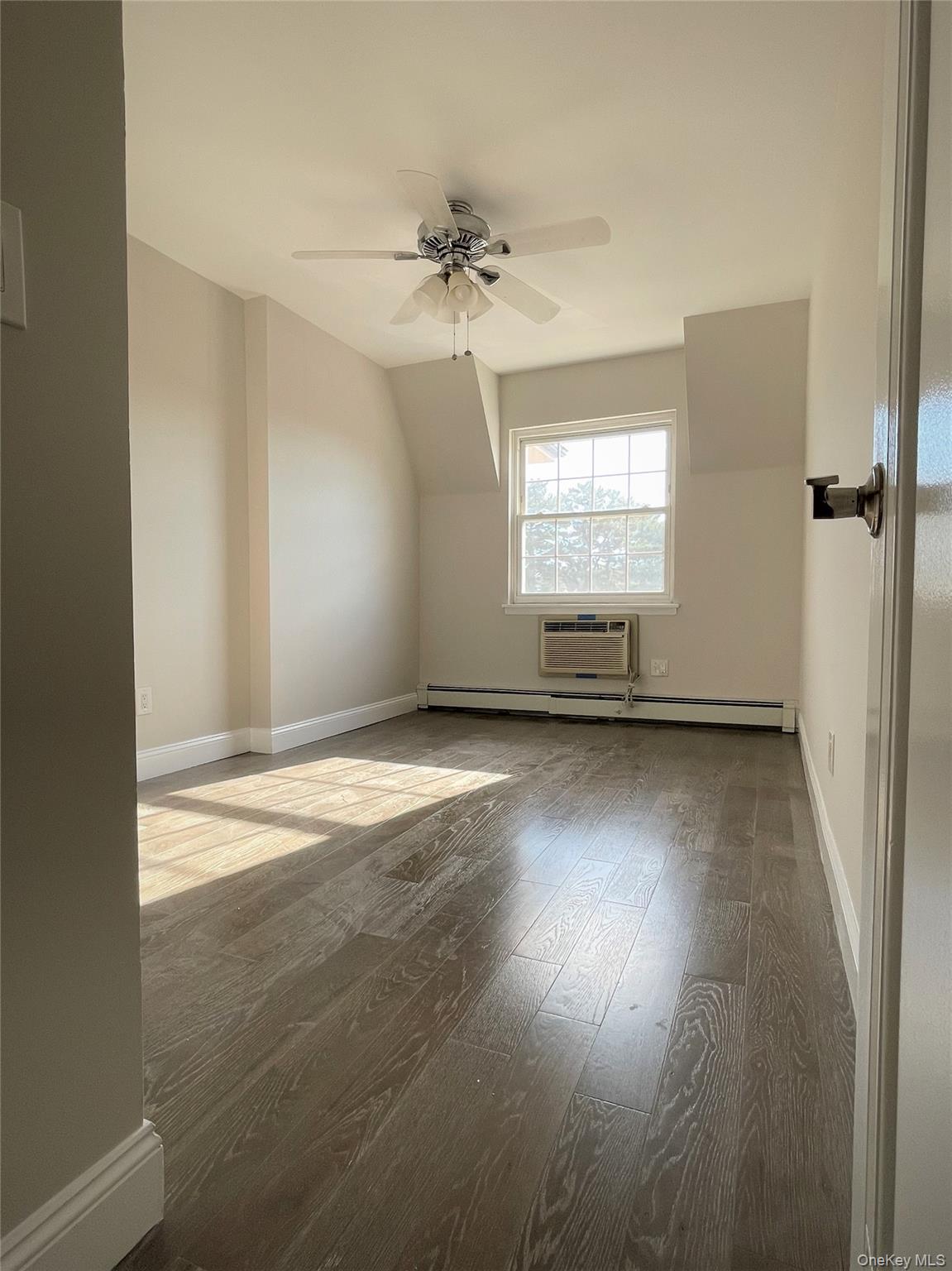 #16 photo, 205-30 Brian Crescent, クイーンズ区 Bayside , NY 11360