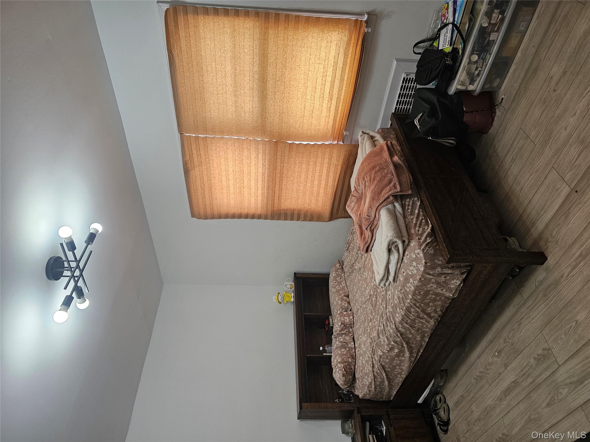 #4 photo, 267 Morris Avenue, ナッソー郡 Inwood , NY 11096